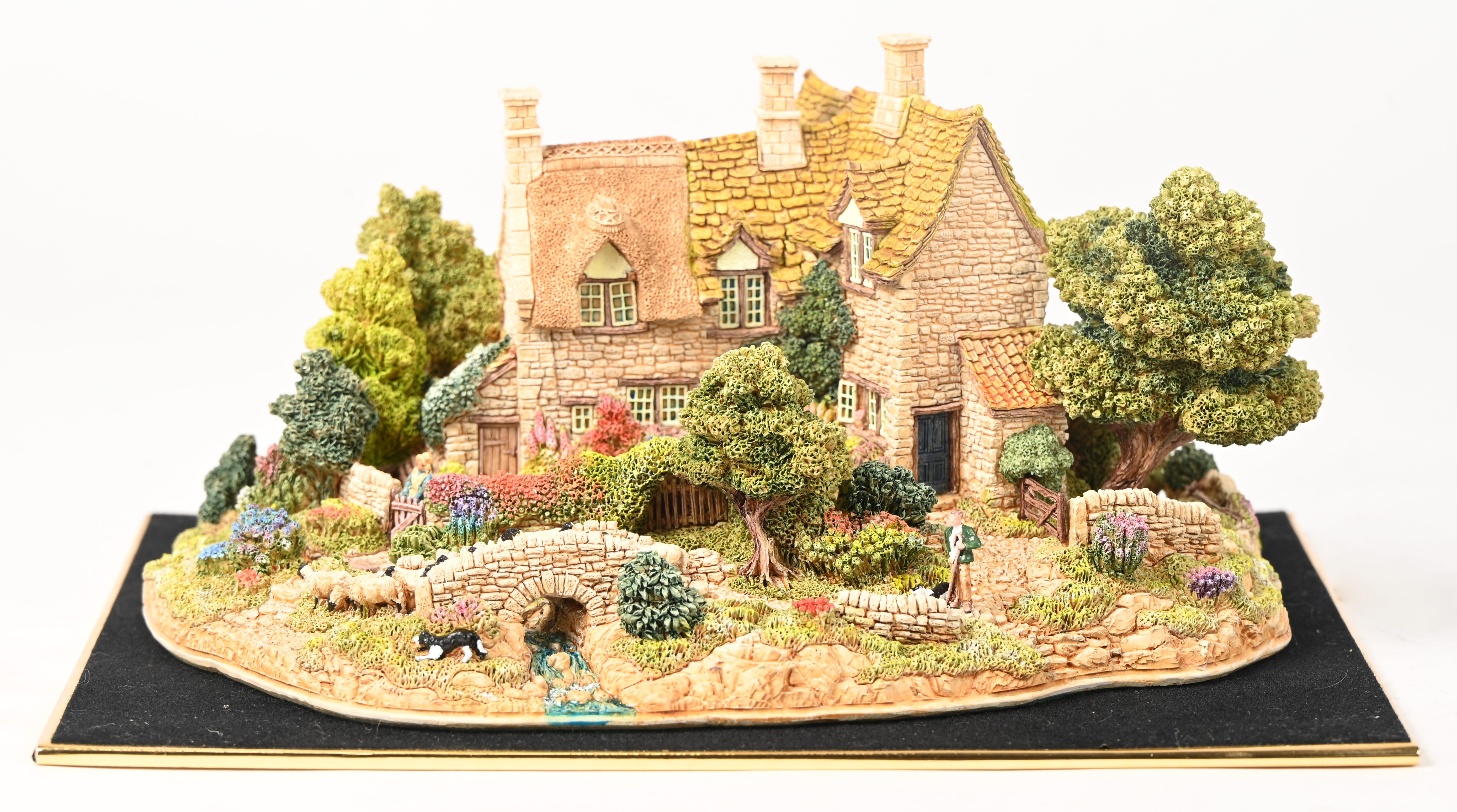 ‘Pastures New’, een ‘Lilliput Lane’ huisje. In OVP, met attest ‘Pastures New’, een ‘Lilliput Lane’ huisje. In OVP, met attest.