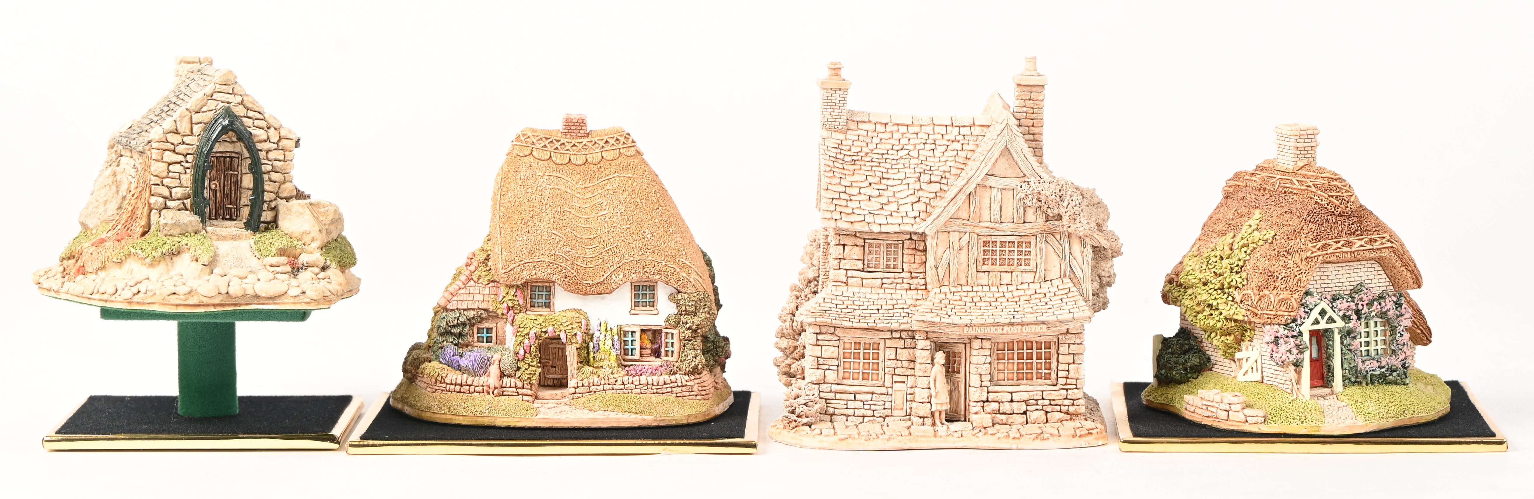 Negen ‘Lilliput Lane’ huisjes. In OVP, de meeste met attest. ‘Lazy Days’, ‘Suffolk Cottage (paint your own)’, ‘Fisherman’s Bothy’, ‘Inverlochie Hame’, ‘Crispin Cottage’, ‘Two Hoots’, ‘Derwent-Le-Dale’, ‘Culloden Cottage’ & ‘Eriksay Croft’ Negen ‘Lilliput Lane’ huisjes. In OVP, de meeste met attest. ‘Lazy Days’, ‘Suffolk Cottage (paint your own)’, ‘Fisherman’s Bothy’, ‘Inverlochie Hame’, ‘Crispin Cottage’, ‘Two Hoots’, ‘Derwent-Le-Dale’, ‘Culloden Cottage’ & ‘Eriksay Croft’.
