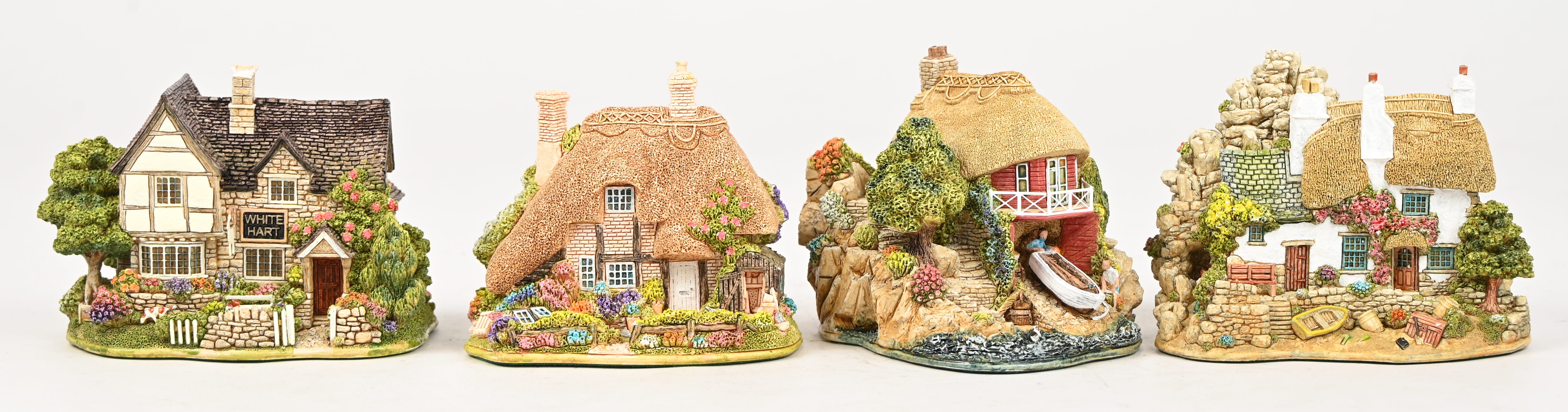 Negen ‘Lilliput Lane’ huisjes. In OVP, de meeste met attest. ‘Smuggler’s Rest’, ‘Dad’s Potting Shed’, ‘The Sandcastle’, ‘Sail Away’, ‘Chill Out’, ‘With Thanks’, ‘The Toadstool’, ‘The White Hart’ & ‘I-Cycle’ Negen ‘Lilliput Lane’ huisjes. In OVP, de meeste met attest. ‘Smuggler’s Rest’, ‘Dad’s Potting Shed’, ‘The Sandcastle’, ‘Sail Away’, ‘Chill Out’, ‘With Thanks’, ‘The Toadstool’, ‘The White Hart’ & ‘I-Cycle’.