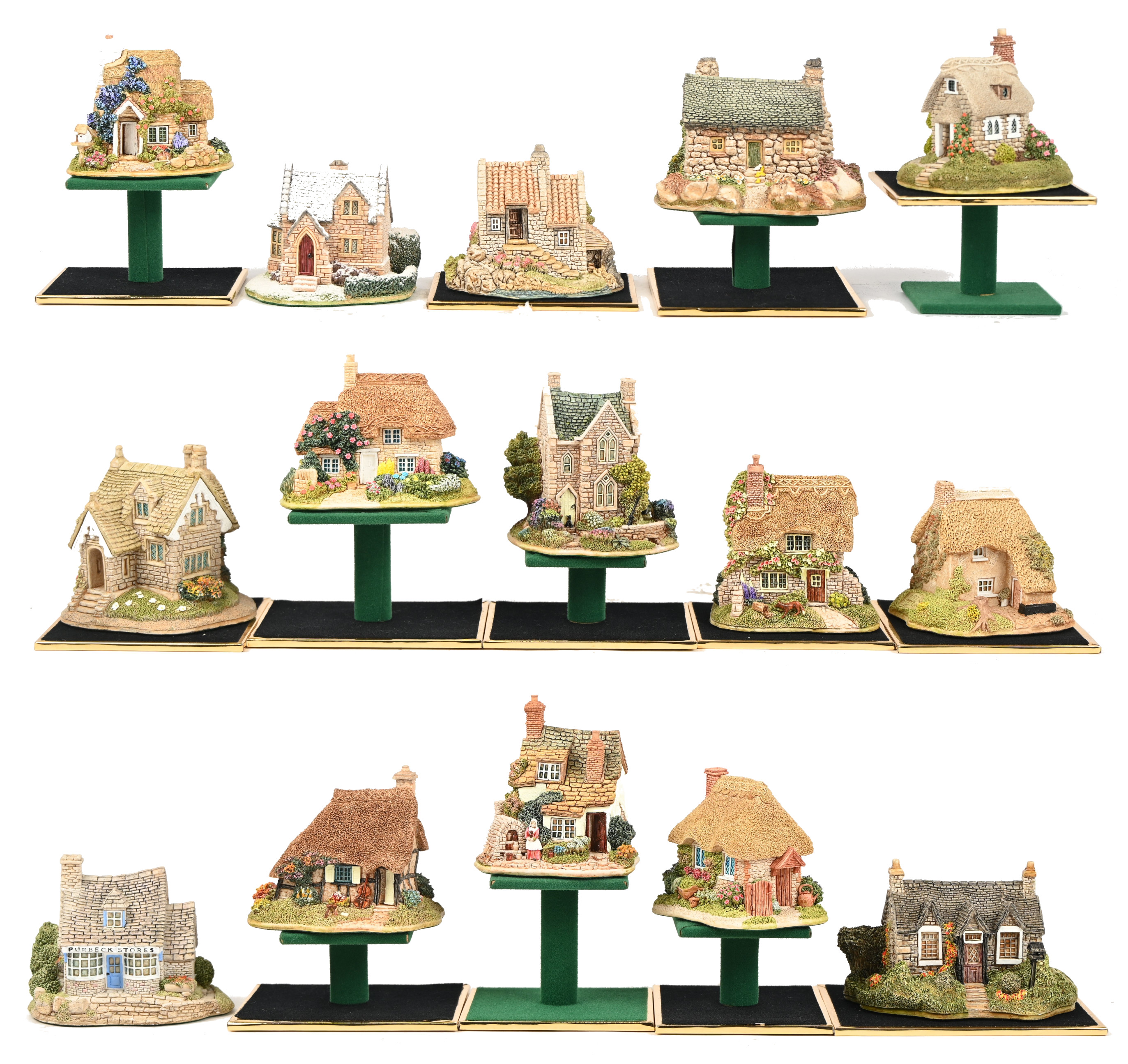 Vijftien ‘Lilliput Lane’ huisjes. In OVP, de meeste met attest. ‘Purbeck Stores’, ‘Kiln Cottage’, ‘Fiddlers Folly’, ‘Elm Cottage’, ‘The Gingerbread Shop’, ‘Wheyside Cottage’, ‘Tupenny Bun’, ‘Otter Reach’, ‘Ugly House’, ‘Carrick House’, ‘Loxdale Cottage’, ‘Chalkdown’, ‘Mair Haven’, ‘Hubble Bubble’ & ‘Bwthyn Bach Gwyn’ Vijftien ‘Lilliput Lane’ huisjes. In OVP, de meeste met attest. ‘Purbeck Stores’, ‘Kiln Cottage’, ‘Fiddlers Folly’, ‘Elm Cottage’, ‘The Gingerbread Shop’, ‘Wheyside Cottage’, ‘Tupenny Bun’, ‘Otter Reach’, ‘Ugly House’, ‘Carrick House’, ‘Loxdale Cottage’, ‘Chalkdown’, ‘Mair Haven’, ‘Hubble Bubble’ & ‘Bwthyn Bach Gwyn’.