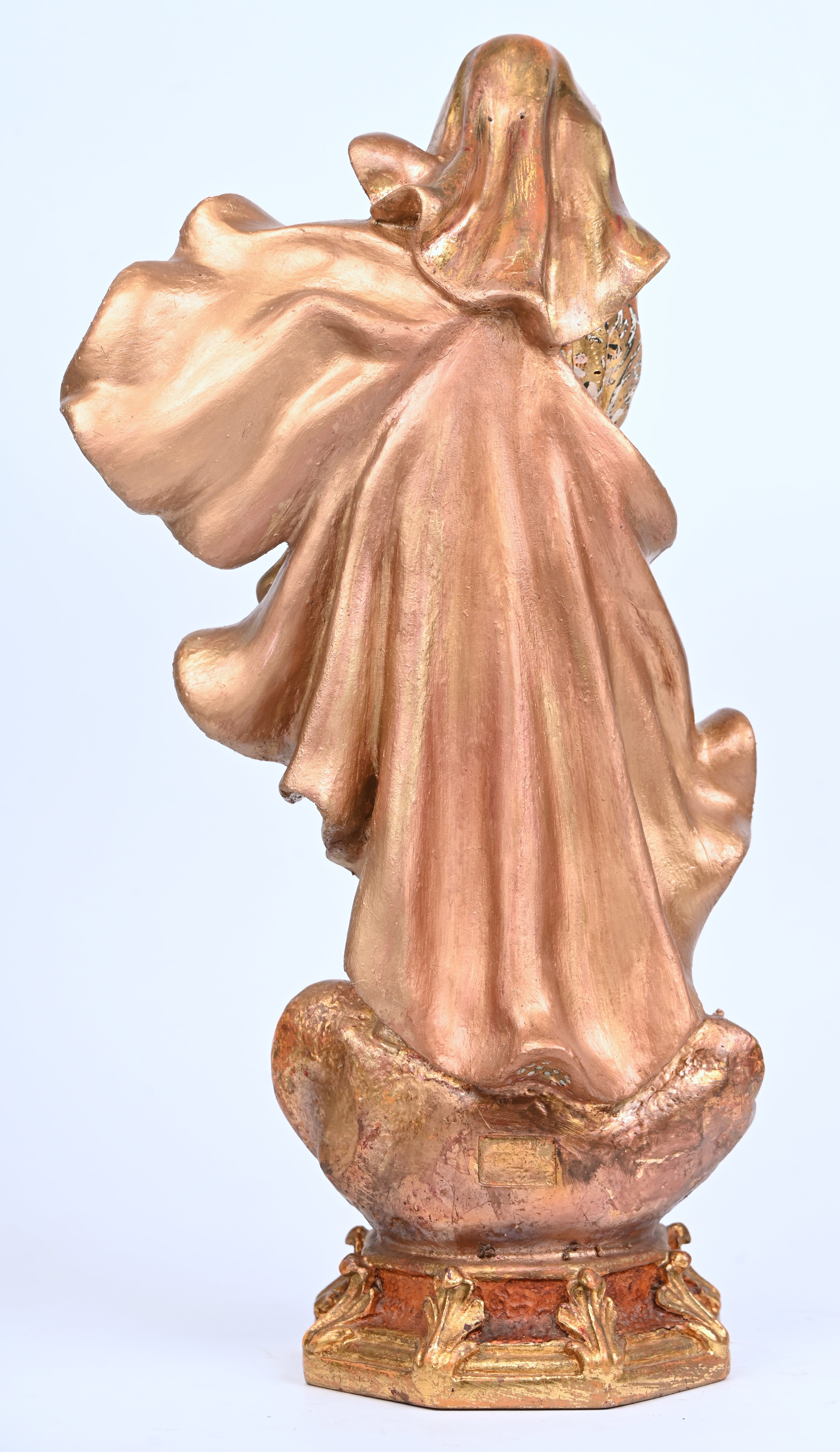 Een kunststoffen Mariabeeld, verguld Een kunststoffen Mariabeeld, verguld.