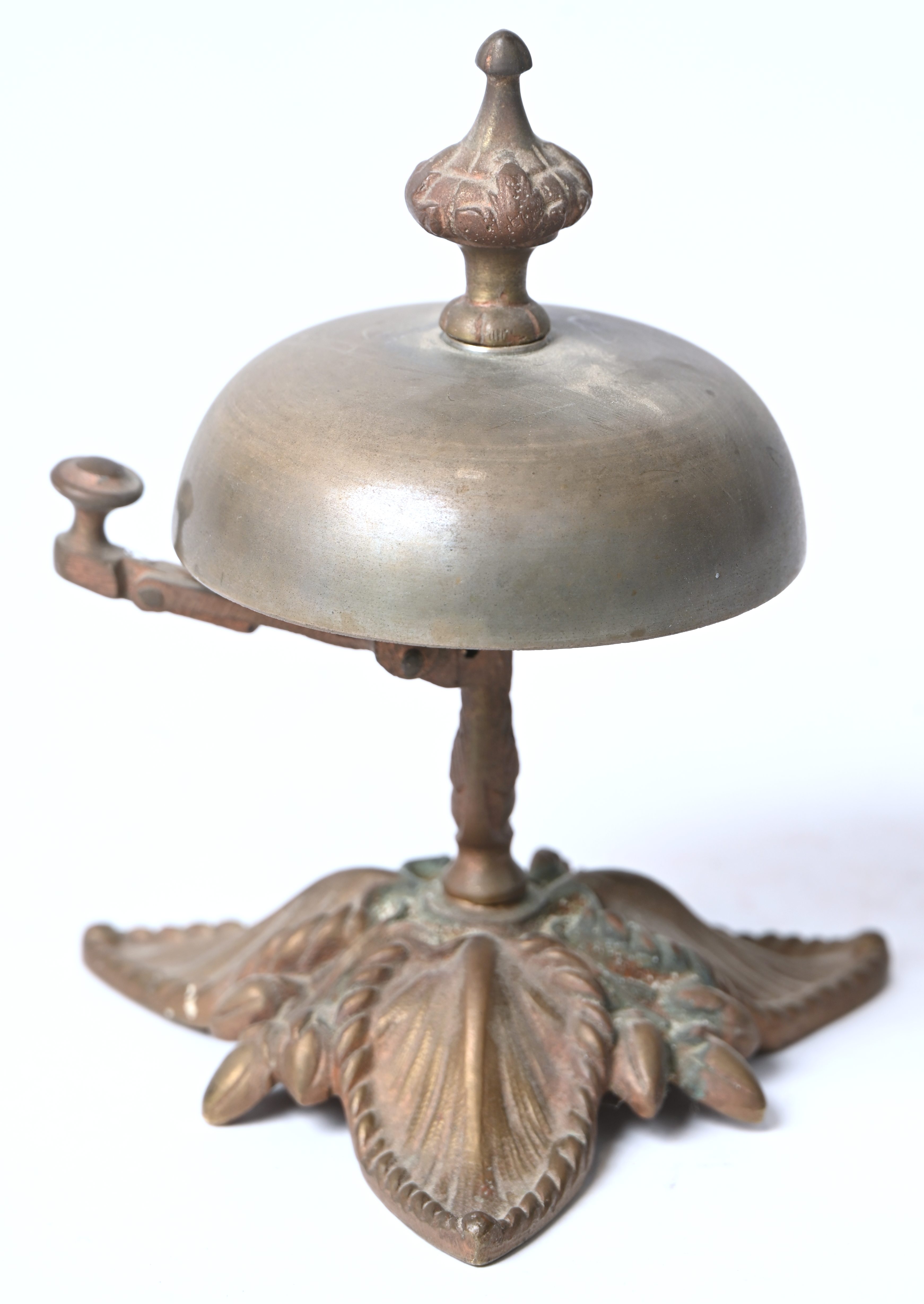 Een koperen hotelbel Een koperen hotelbel.