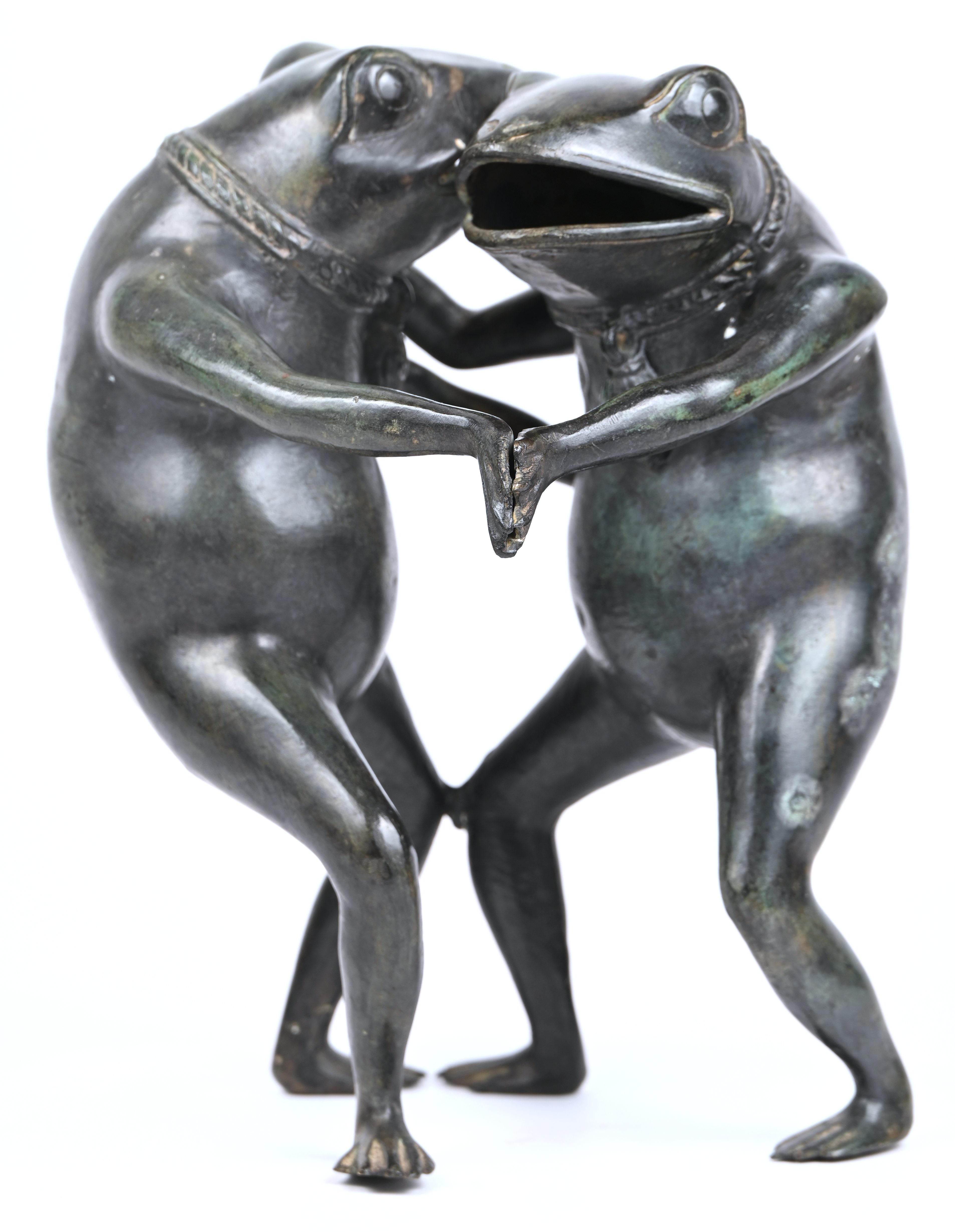 “Dansende kikkers”, een beeld in kunstbrons “Dansende kikkers”, een beeld in kunstbrons.