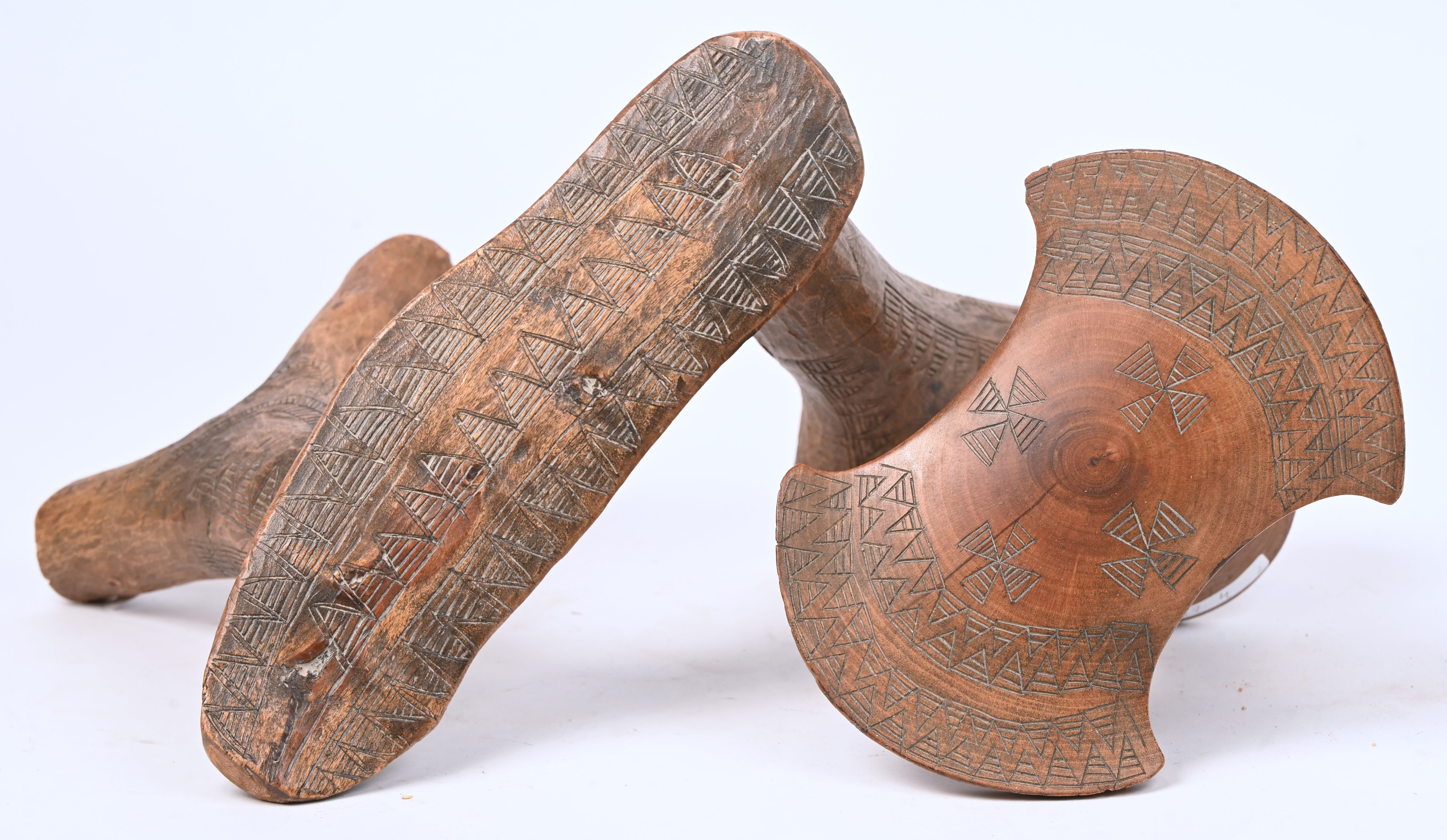 Twee Afrikaanse neksteunen Twee Afrikaanse neksteunen.