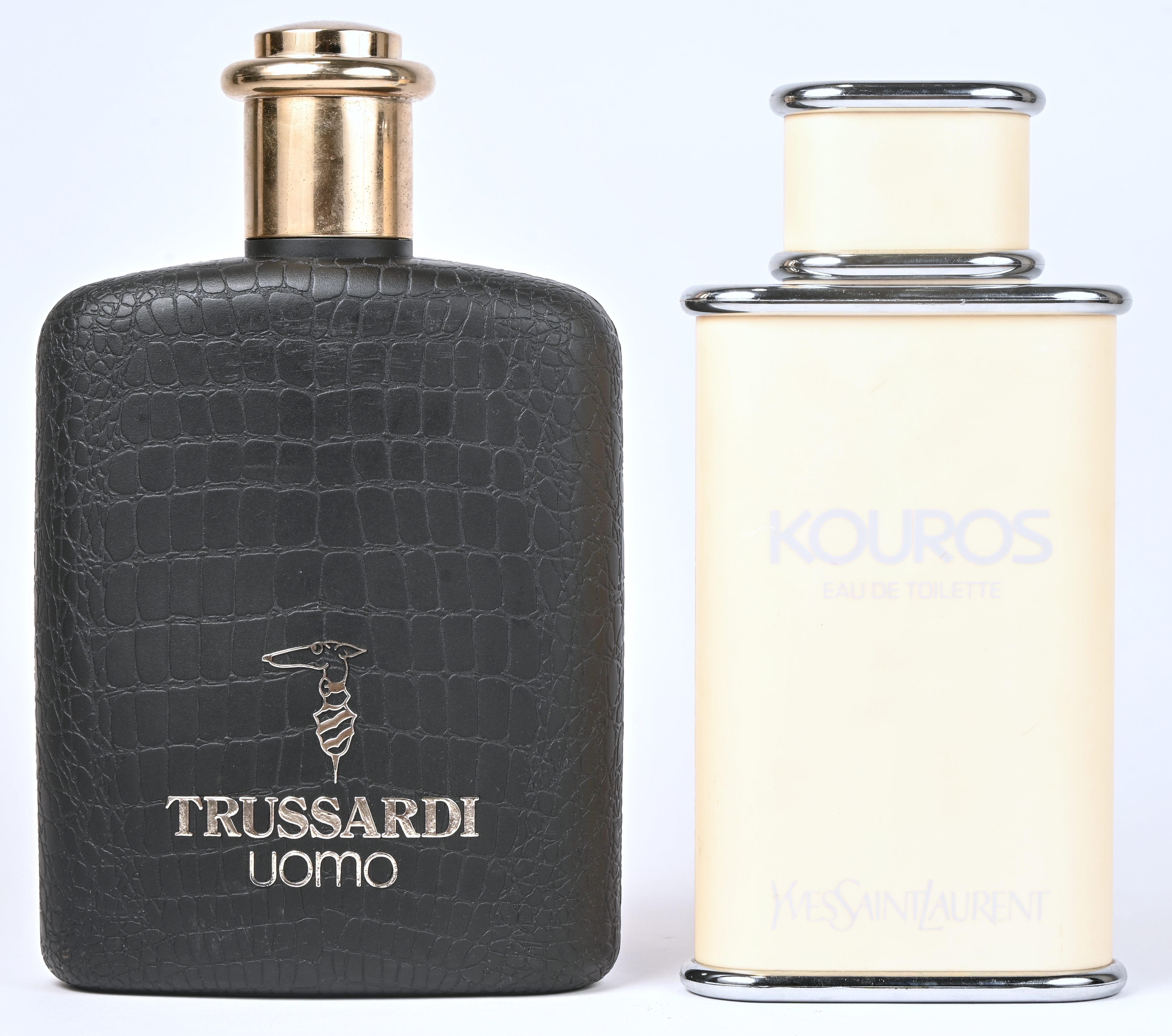 Een lot van 2 xxl display parfumflessen: Kouros en Trussardi Uomo Een lot van 2 xxl display parfumflessen: Kouros en Trussardi Uomo.