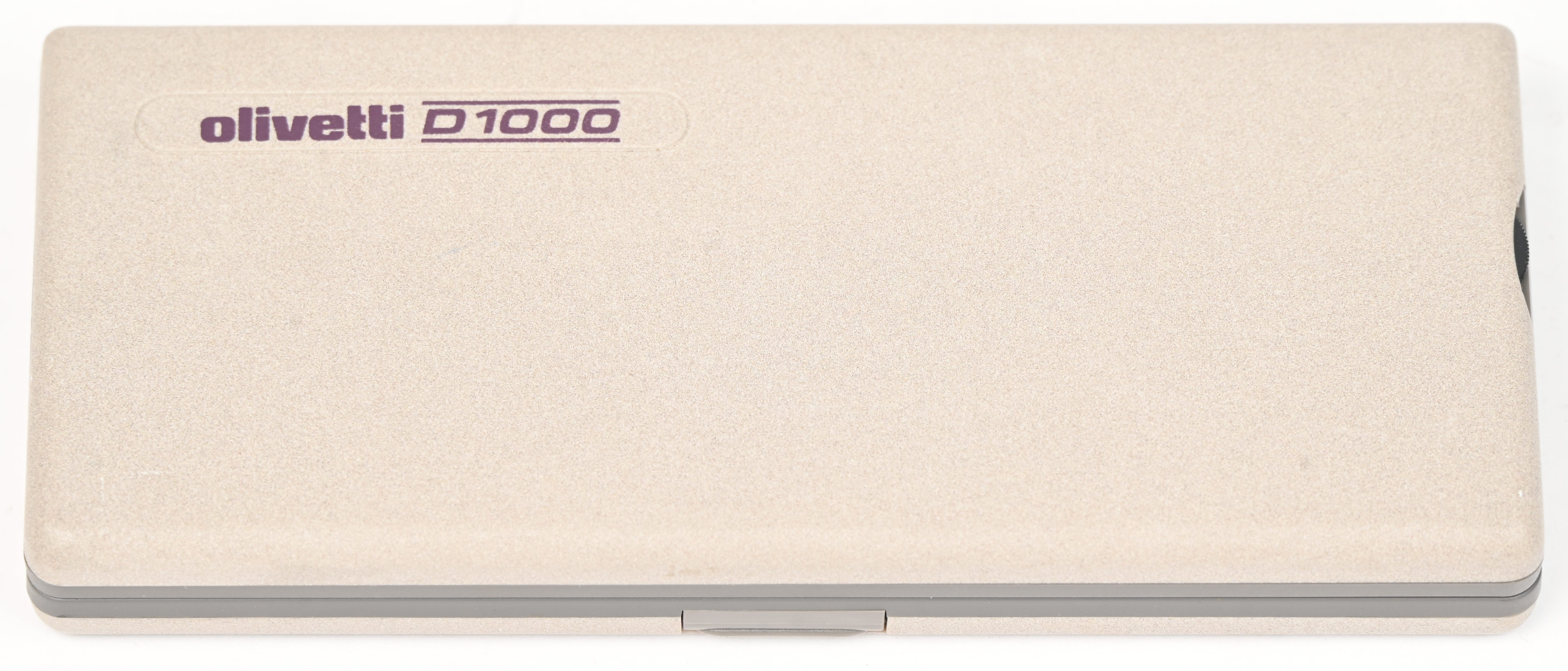 Olivetti D1000, electronic note book. Batterijen te vervangen Olivetti D1000, electronic note book. Batterijen te vervangen.