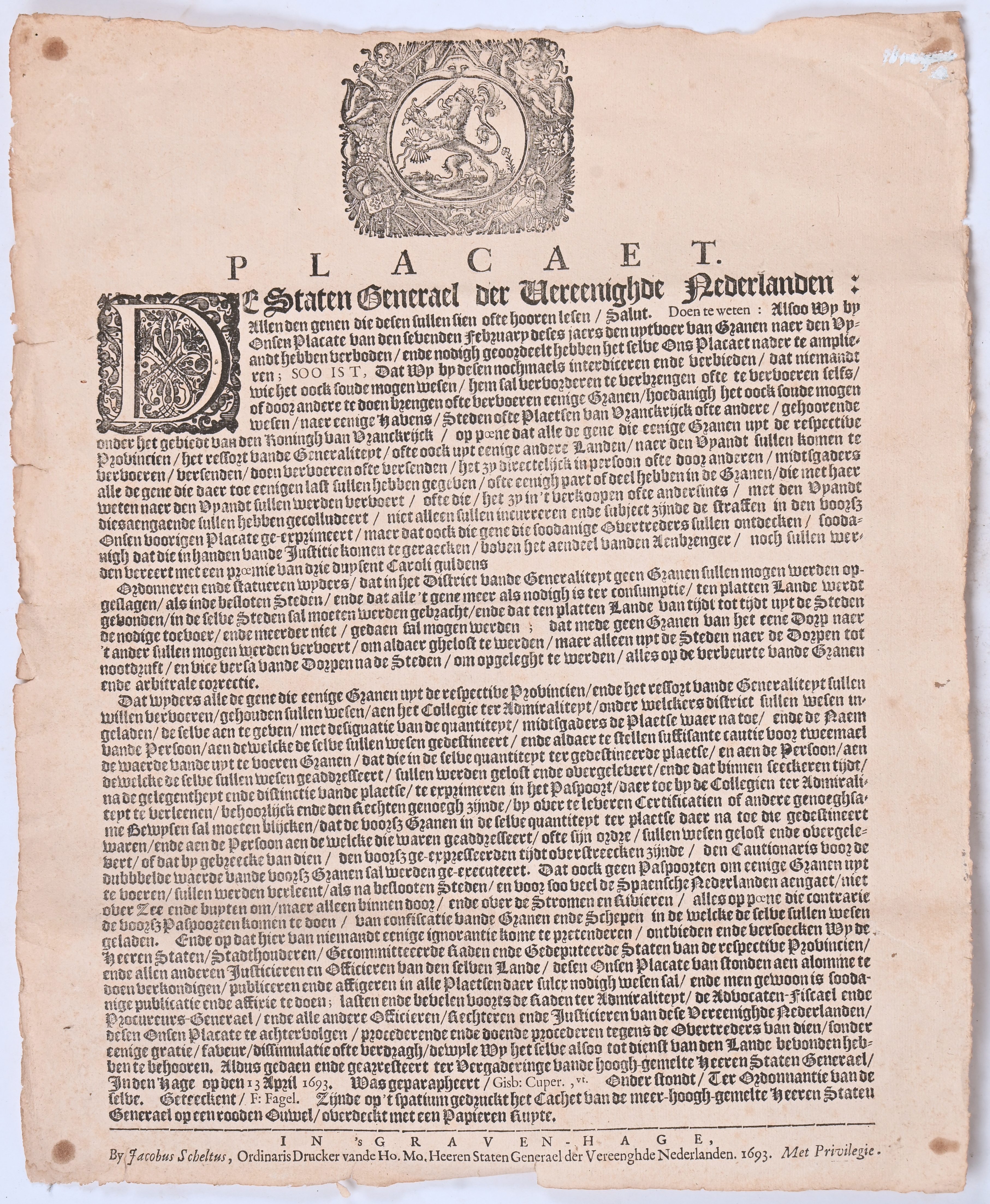 Een 17e eeuwse verordening met betrekking tot de wapendracht. Uitgegeven door ‘Heeren Staten Generael der Vereenghde Nederlanden, 1693’ Een 17e eeuwse verordening met betrekking tot de wapendracht. Uitgegeven door ‘Heeren Staten Generael der Vereenghde Nederlanden, 1693’.