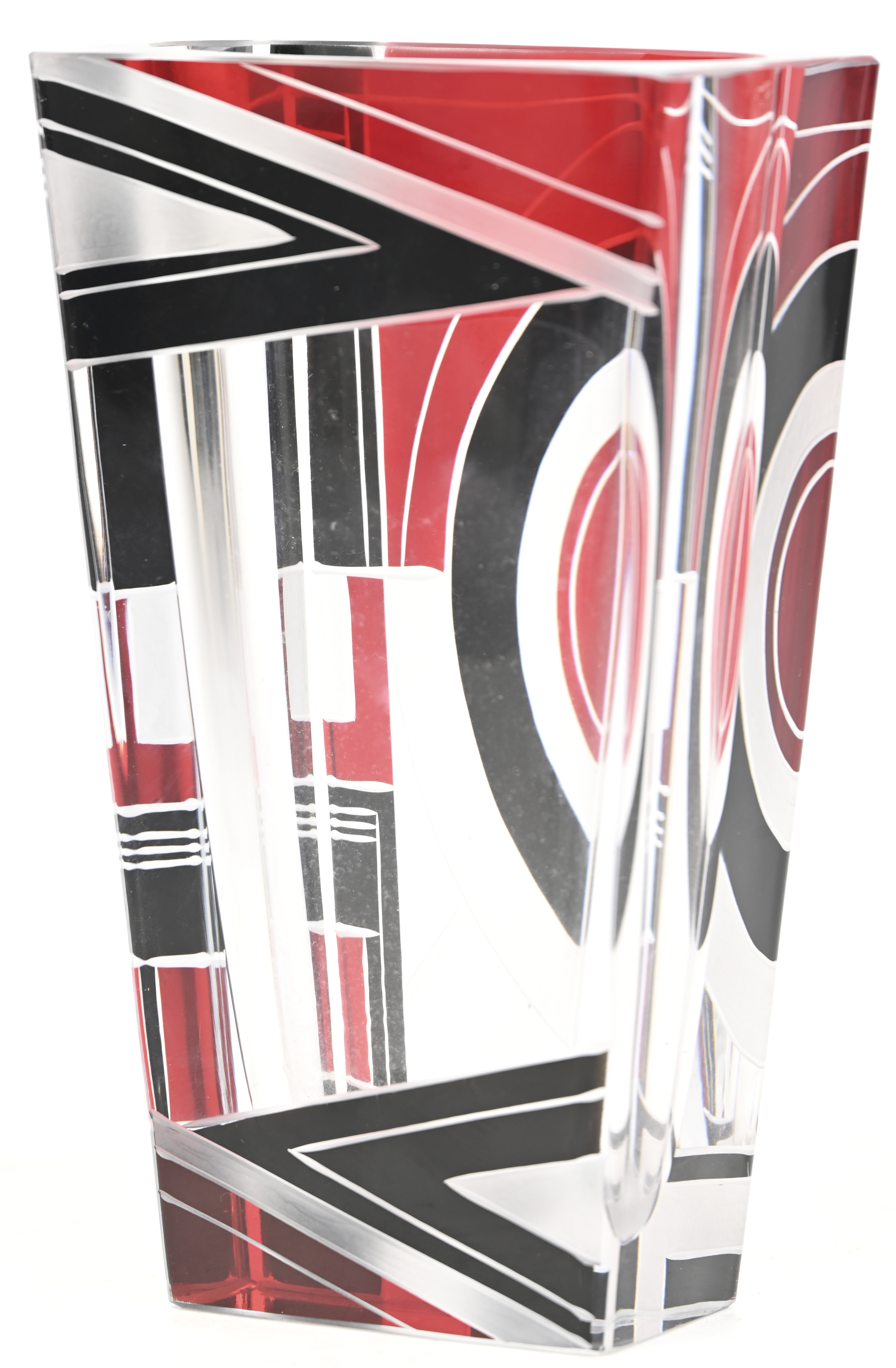 Een glazen vaas met meerkleurig geometrisch decor, gemerkt Czechoslovakia - Art Glass Een glazen vaas met meerkleurig geometrisch decor, gemerkt Czechoslovakia - Art Glass. Carl Palda?