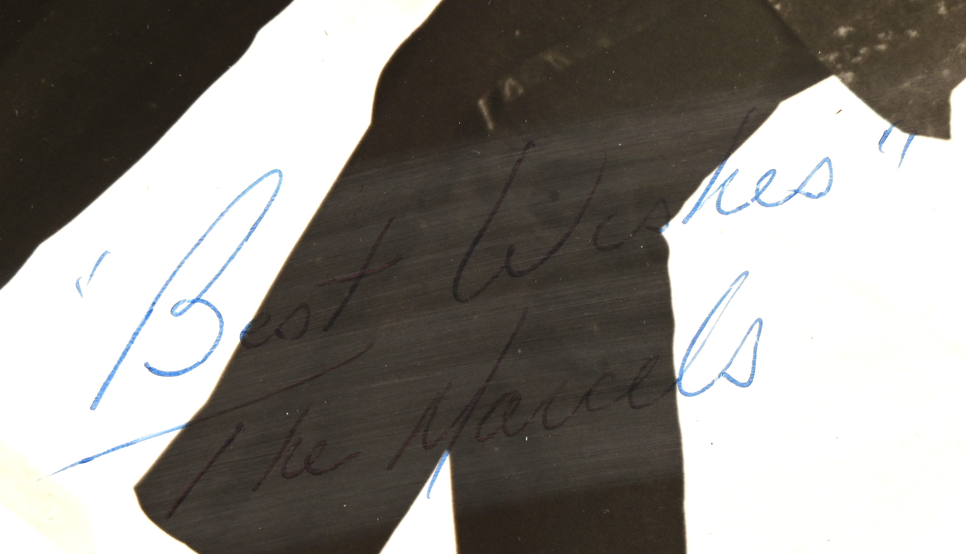 Vijf grote gesigneerde foto’s van sterren van weleer: Dick Dale (king of the surf guitar), 2 x Eddie Cochran, James Darren en ‘Best Wishes van The Marcels Vijf grote gesigneerde foto’s van sterren van weleer: Dick Dale (king of the surf guitar), 2 x Eddie Cochran, James Darren en ‘Best Wishes van The Marcels.