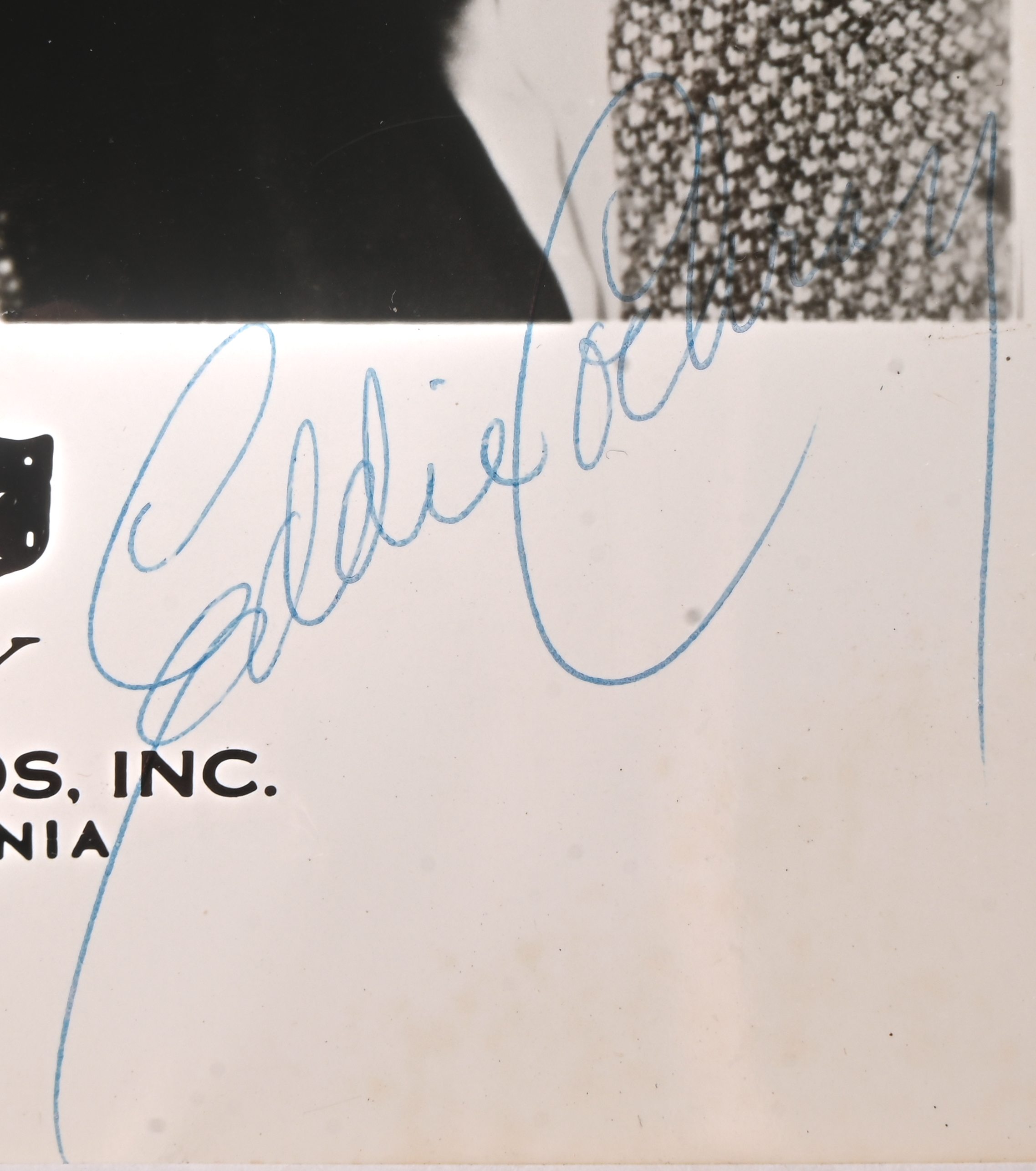 Vijf grote gesigneerde foto’s van sterren van weleer: Dick Dale (king of the surf guitar), 2 x Eddie Cochran, James Darren en ‘Best Wishes van The Marcels Vijf grote gesigneerde foto’s van sterren van weleer: Dick Dale (king of the surf guitar), 2 x Eddie Cochran, James Darren en ‘Best Wishes van The Marcels.