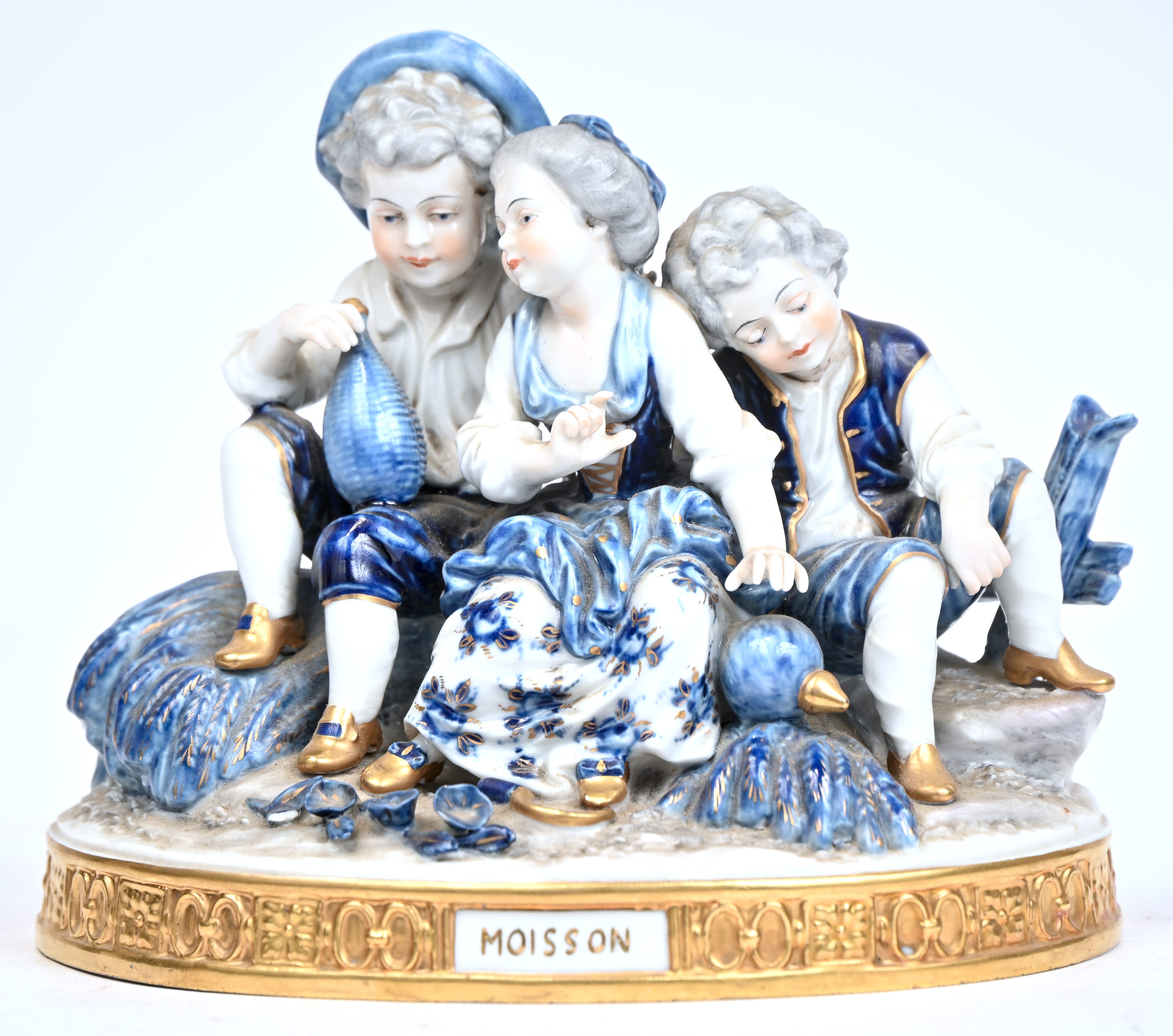 “Moisson”, een porseleinen groep, gemerkt Volkstedt “Moisson”, een porseleinen groep, gemerkt Volkstedt.