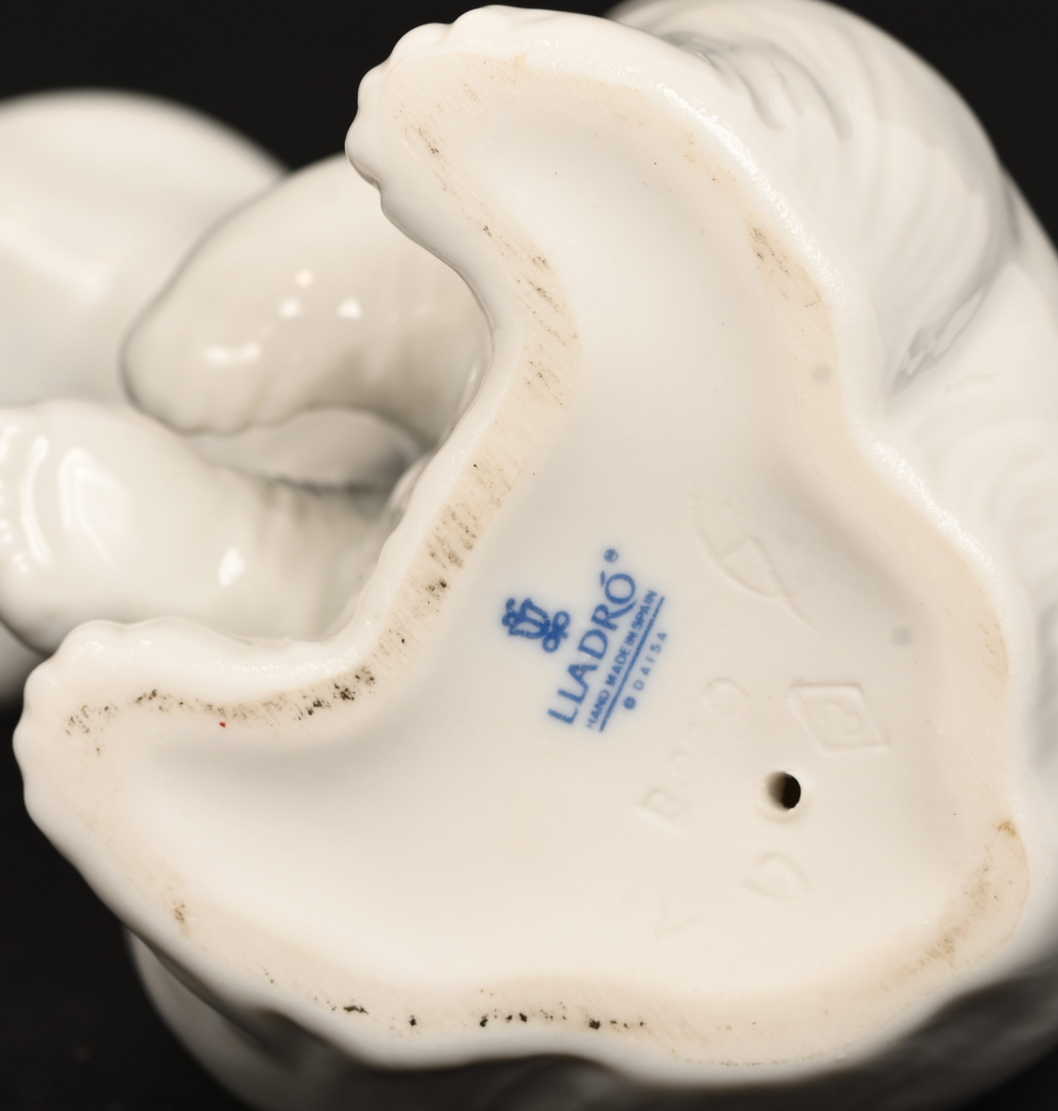“Ijsberen”, drie porseleinen beeldjes gemerkt Lladro “Ijsberen”, drie porseleinen beeldjes gemerkt Lladro.