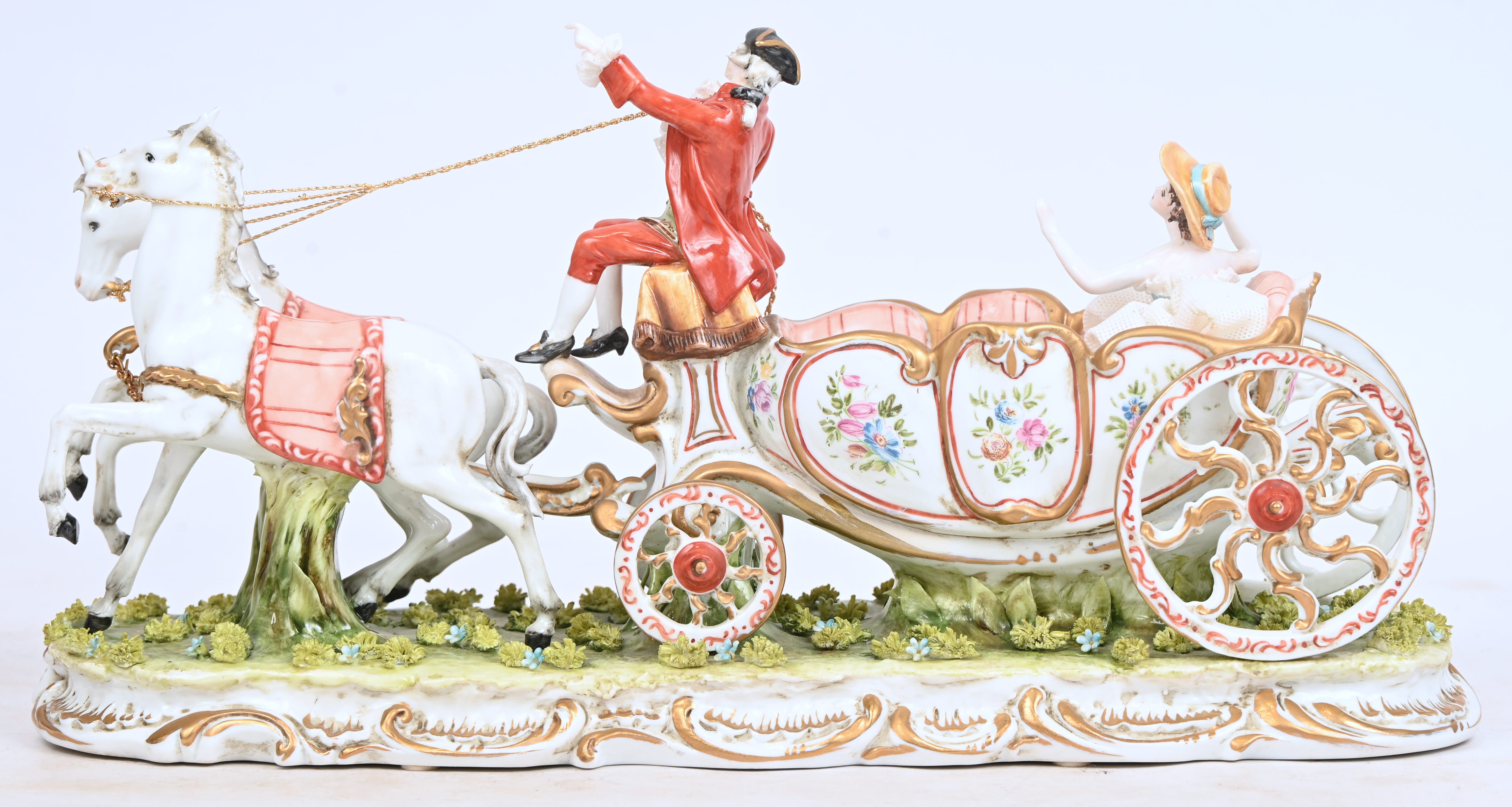 “Romantische voorstelling met koets”, een porseleinen groep, gemerkt Capodimonte “Romantische voorstelling met koets”, een porseleinen groep, gemerkt Capodimonte.
