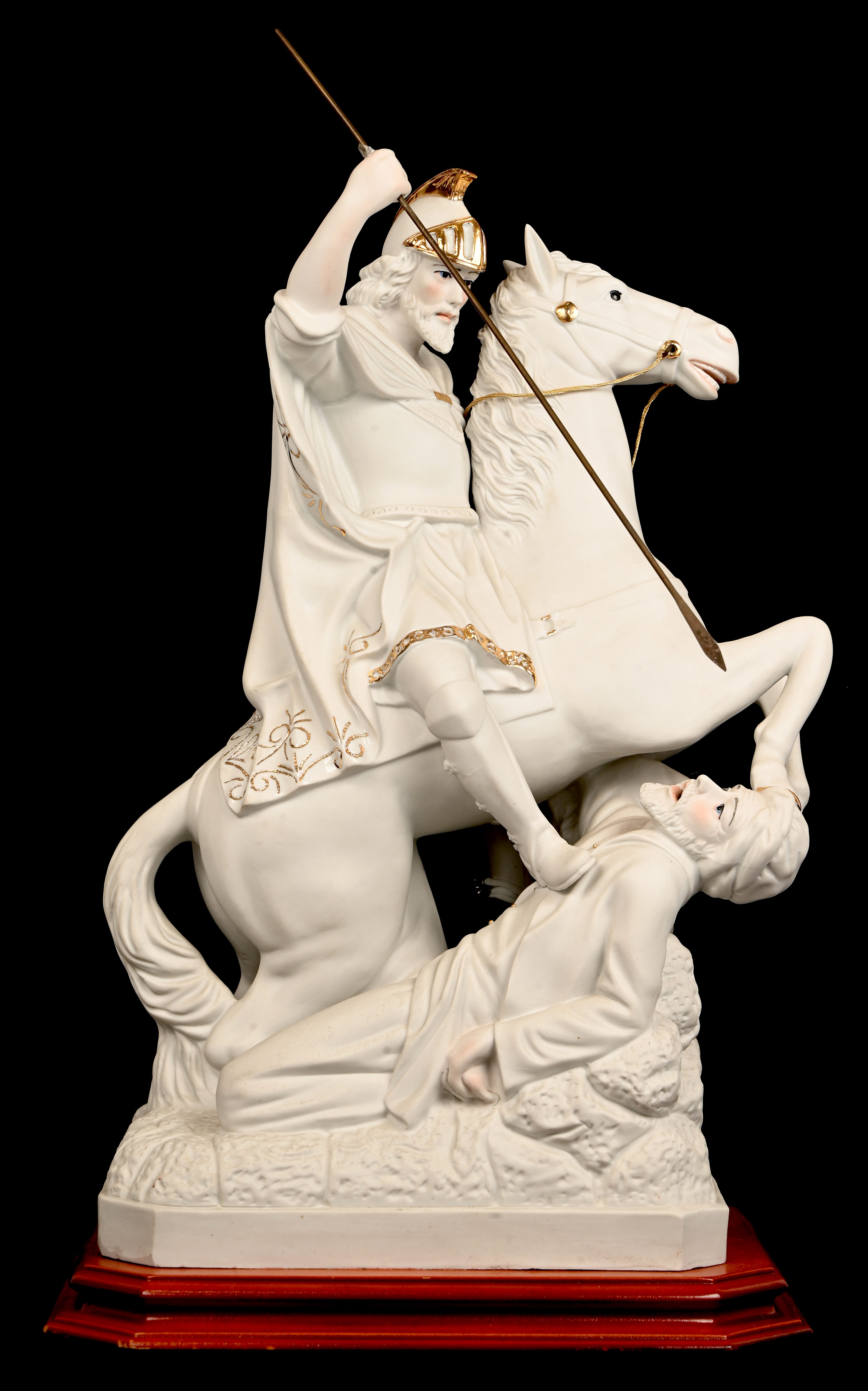 “Strijdende kruisvaarder te paard”, een biscuit groep, gemerkt porcelanas NECA, made in Portugal “Strijdende kruisvaarder te paard”, een biscuit groep, gemerkt porcelanas NECA, made in Portugal.