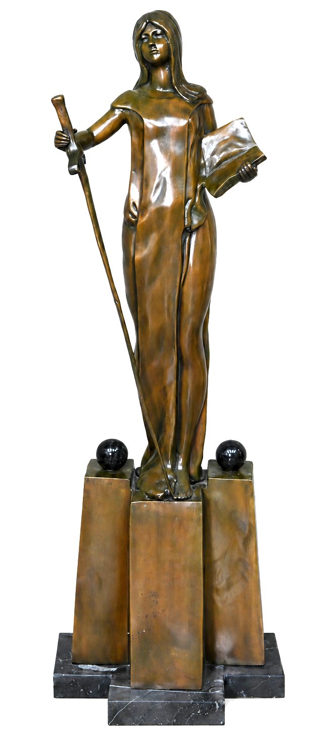 ‘Vrouwenfiguur met zwaard en boek’, allegorie op vrouwe justitia. Een beeld van gepatineerd brons, in de stijl van Paul Ludwig Kowalczewski. Op een zwarte marmeren basis. Niet gesigneerd ‘Vrouwenfiguur met zwaard en boek’, allegorie op vrouwe justitia. Een beeld van gepatineerd brons, in de stijl van Paul Ludwig Kowalczewski. Op een zwarte marmeren basis. Niet gesigneerd.
