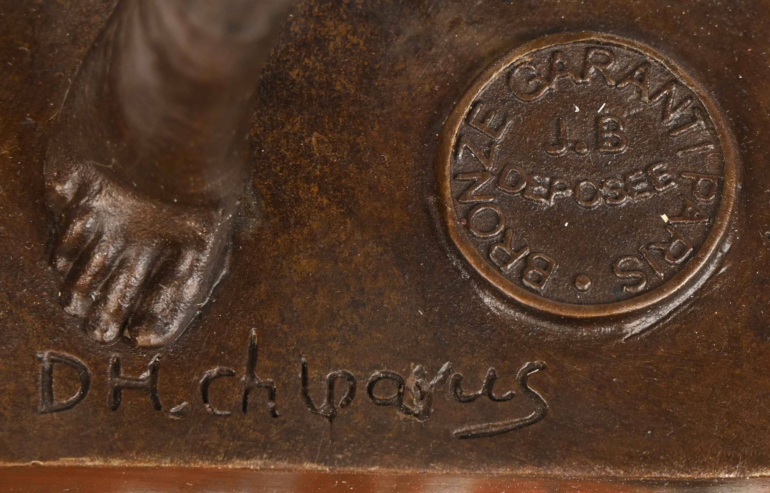 “Danseres”. Een bronzen beeld op marmeren voet. Naar Chipparus “Danseres”. Een bronzen beeld op marmeren voet. Naar Chipparus.