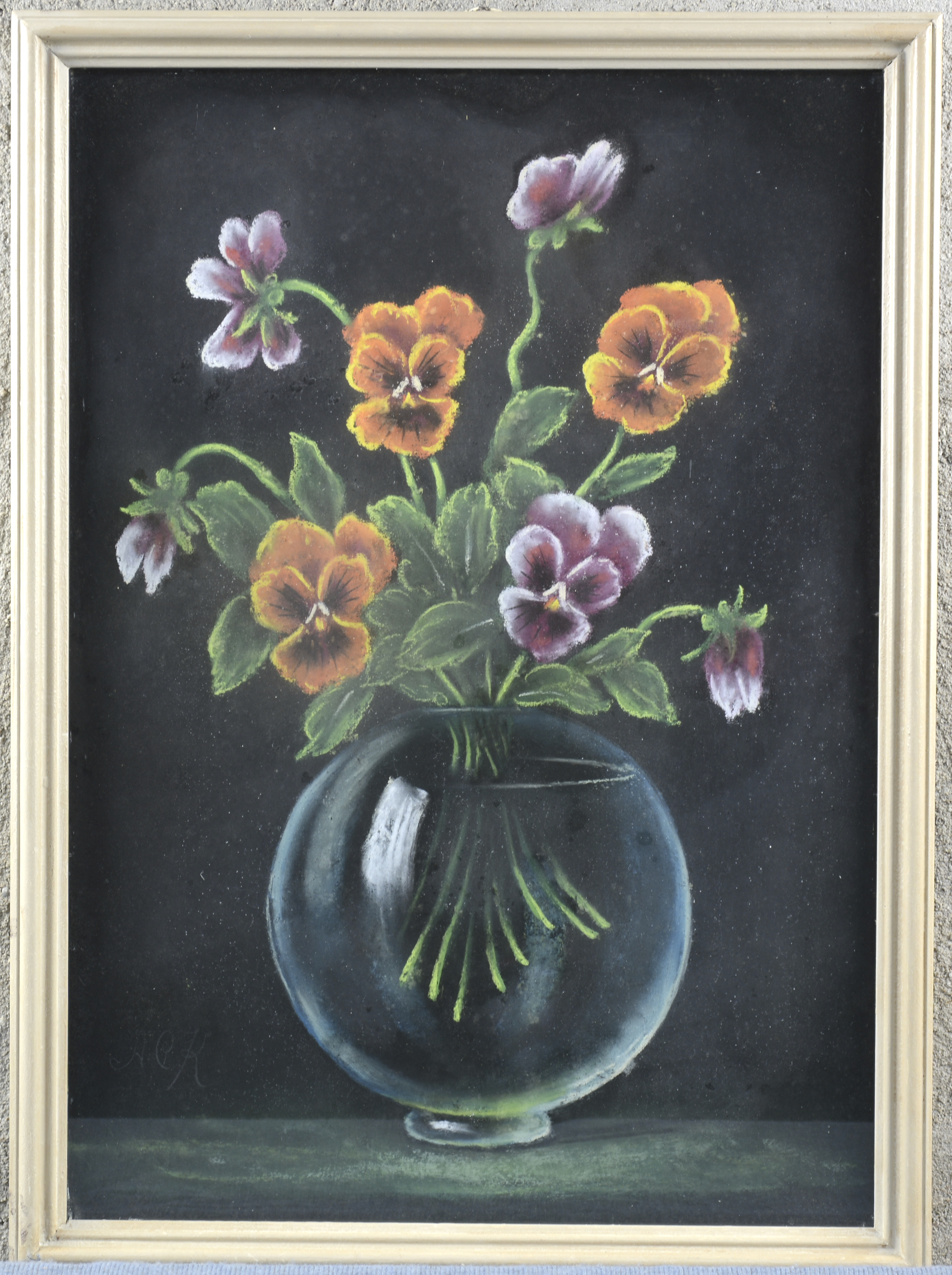 “Vaas met bloemen”. Pastel op zwart papier. Gemonogrammeerd ‘ACK’ “Vaas met bloemen”. Pastel op zwart papier. Gemonogrammeerd ‘ACK’.