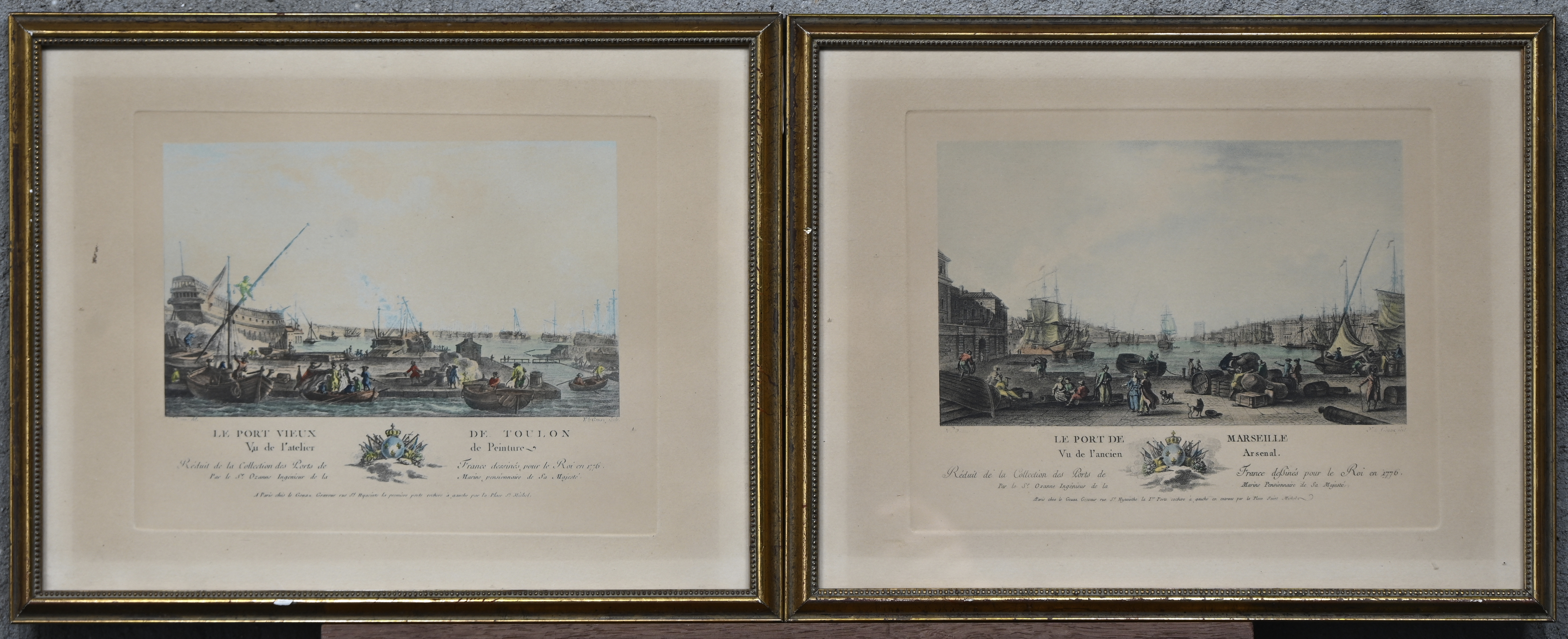 “Le Port de Marseille” en “Le Port Vieux de Toulon”. Een paar kleurengravures door Le Gouaz naar Nicolas Ozanne. Gedrukt medio XXste eeuw “Le Port de Marseille” en “Le Port Vieux de Toulon”. Een paar kleurengravures door Le Gouaz naar Nicolas Ozanne. Gedrukt medio XXste eeuw.