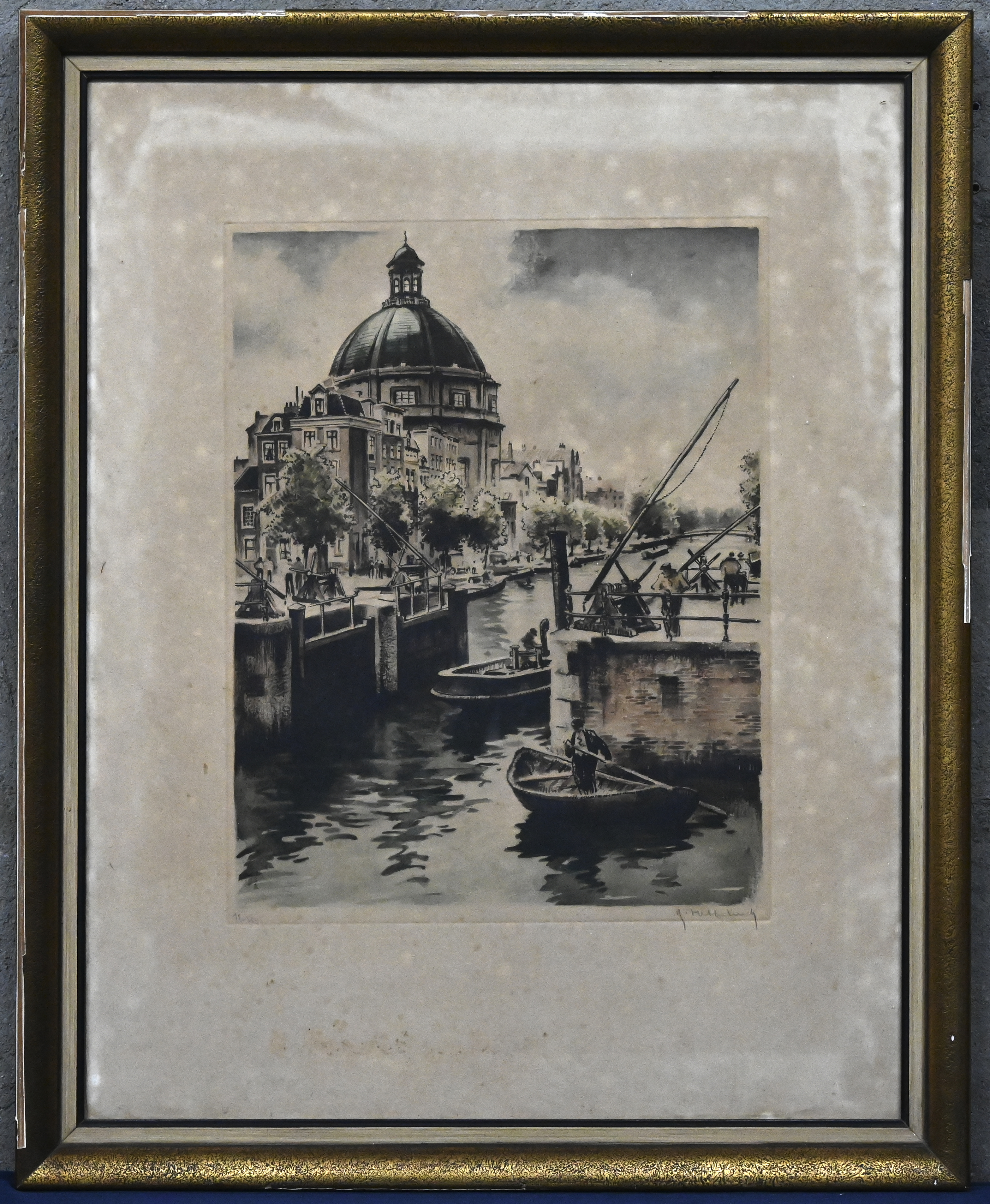 “Sluis te Amsterdam.” Kleuren ets. Genummerd 12/350. Buiten de plaat gesigneerd “Sluis te Amsterdam.” Kleuren ets. Genummerd 12/350. Buiten de plaat gesigneerd.