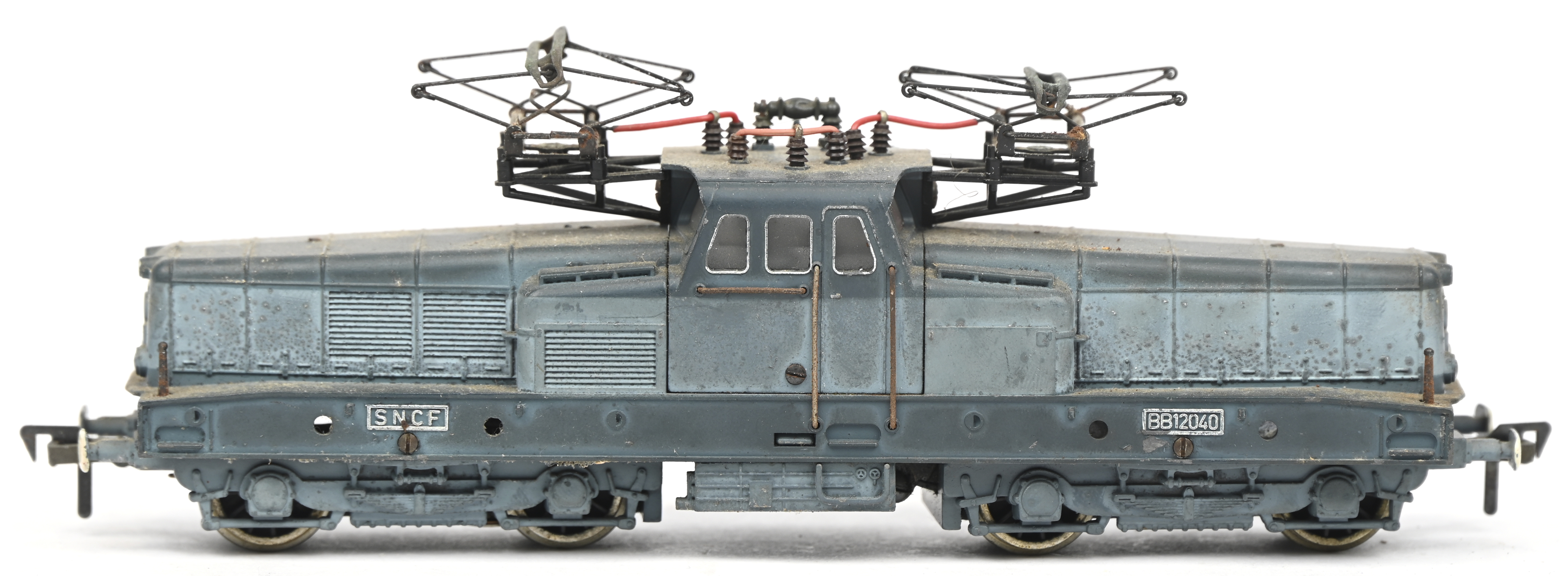 Fleischmann H0 - 1331 - Elektrische locomotief, BB 12040 "Strijkijzer" van de SNCF Fleischmann H0 - 1331 - Elektrische locomotief, BB 12040 "Strijkijzer" van de SNCF.