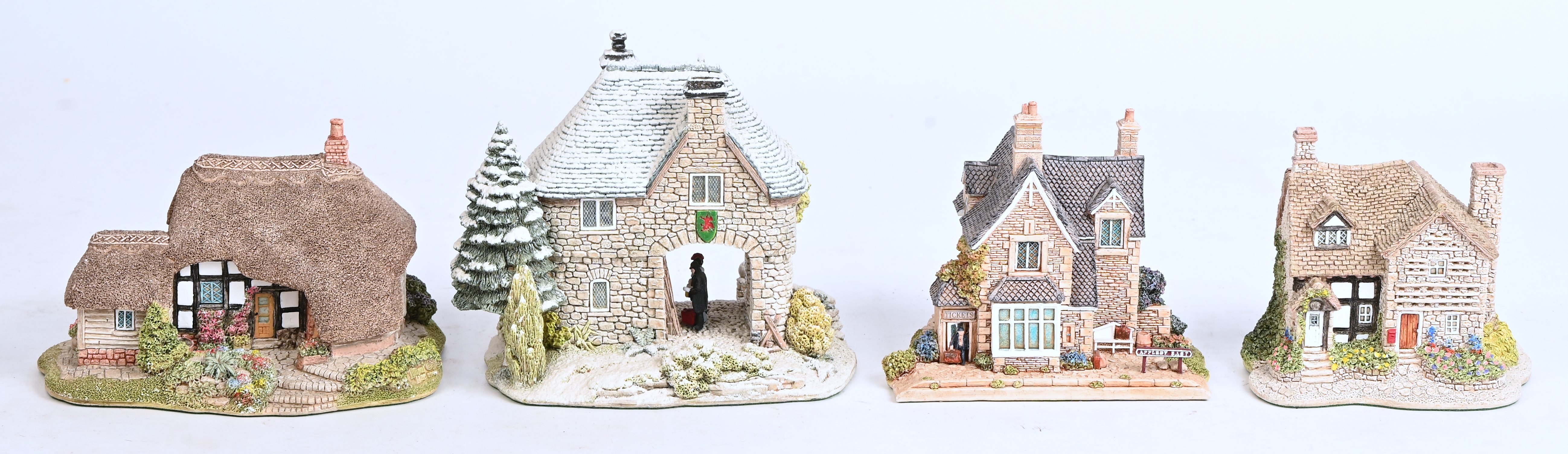 Elf verschillende ‘Lilliput Lane’ huisjes. Zonder OVP Elf verschillende ‘Lilliput Lane’ huisjes. Zonder OVP.