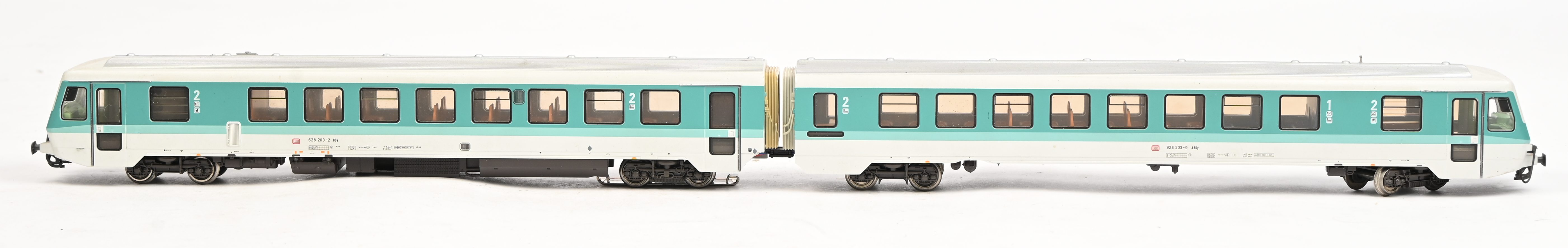 3676 H0 Tweedelig treinstel BR 628.2 van de DB 3676 H0 Tweedelig treinstel BR 628.2 van de DB.
