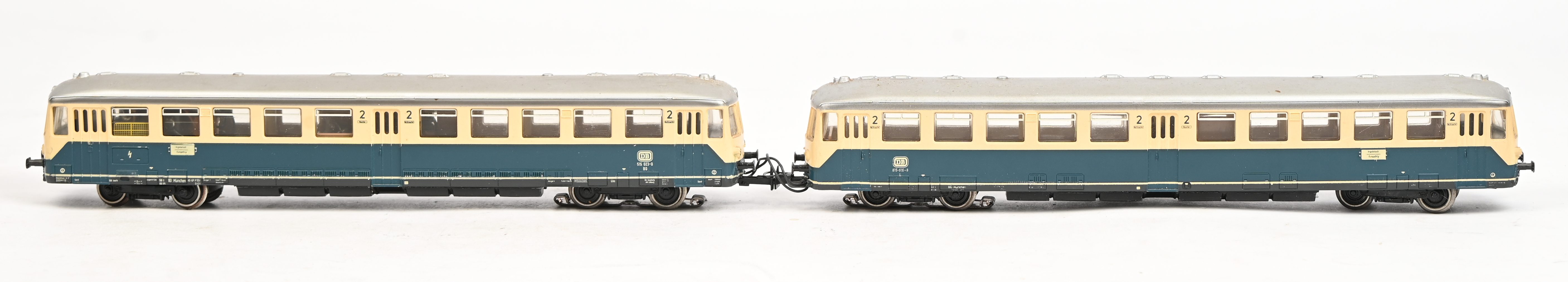 3076 H0 Tweedelig accutreinstel BR 515 en BR 815 van de DB 3076 H0 Tweedelig accutreinstel BR 515 en BR 815 van de DB.