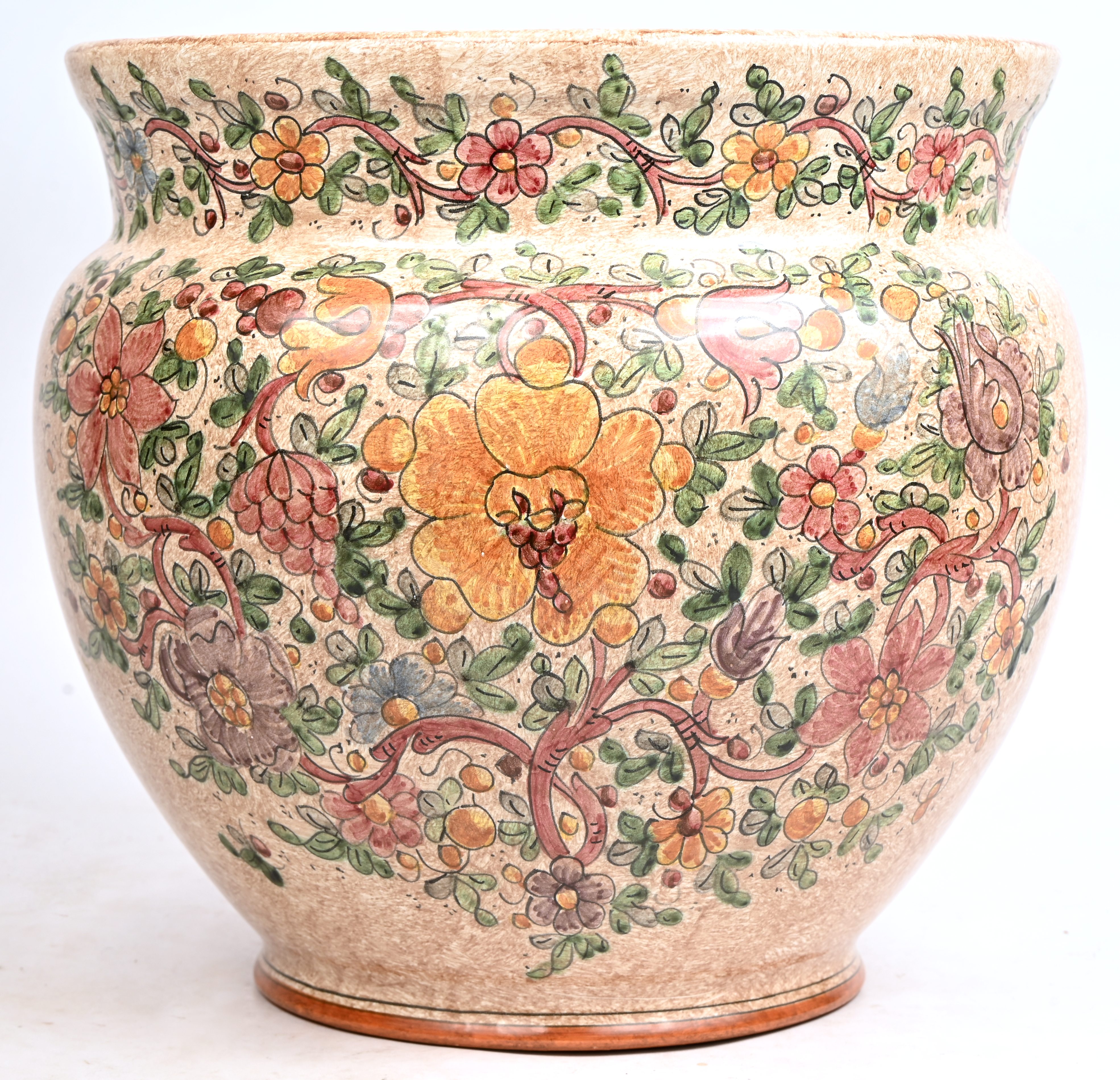 Een Italiaanse cache-pot met floraal decor. Getekend ‘Biagioli’ Een Italiaanse cache-pot met floraal decor. Getekend ‘Biagioli’.