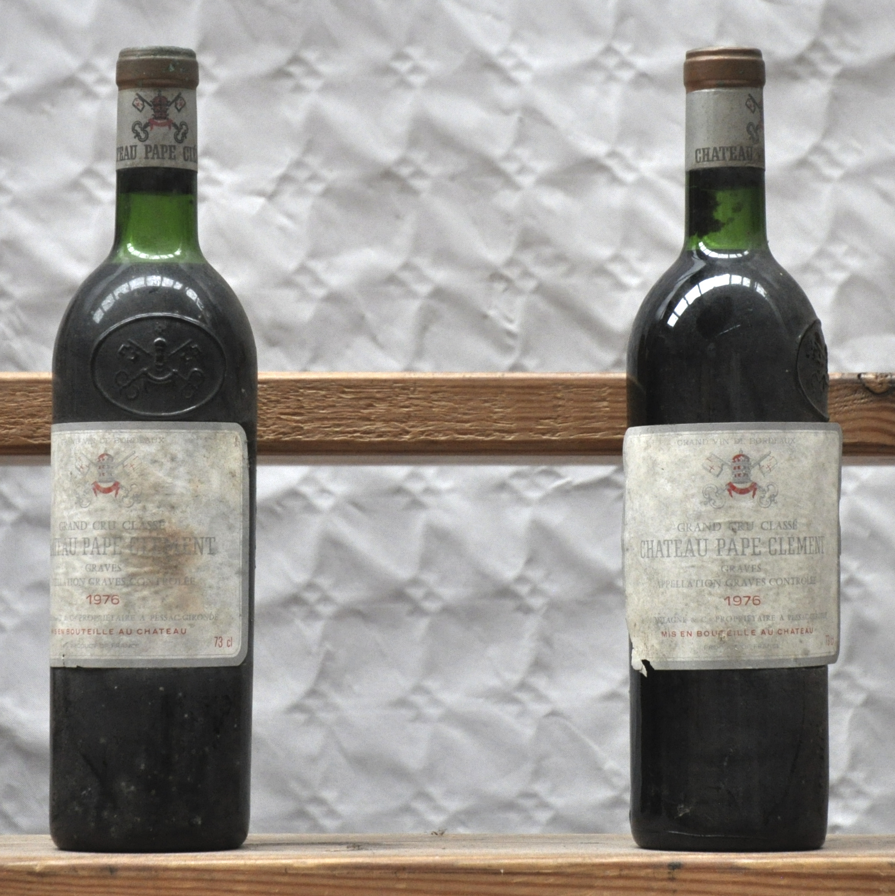 Ch. Pape Clément A.C. Pessac-Léognan Grand cru classé de Graves en rouge M.C Ch. Pape Clément A.C. Pessac-Léognan Grand cru classé de Graves en rouge M.C. 1976 aantal: 2 bt