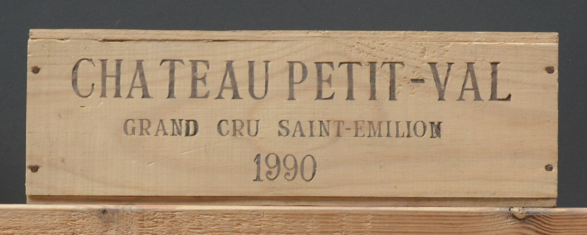Ch. Petit-Val A.C. St-Emilion grand cru M.C. O.K. 1990 aantal: 1 Mag Ch. Petit-Val A.C. St-Emilion grand cru M.C. O.K. 1990 aantal: 1 Mag.