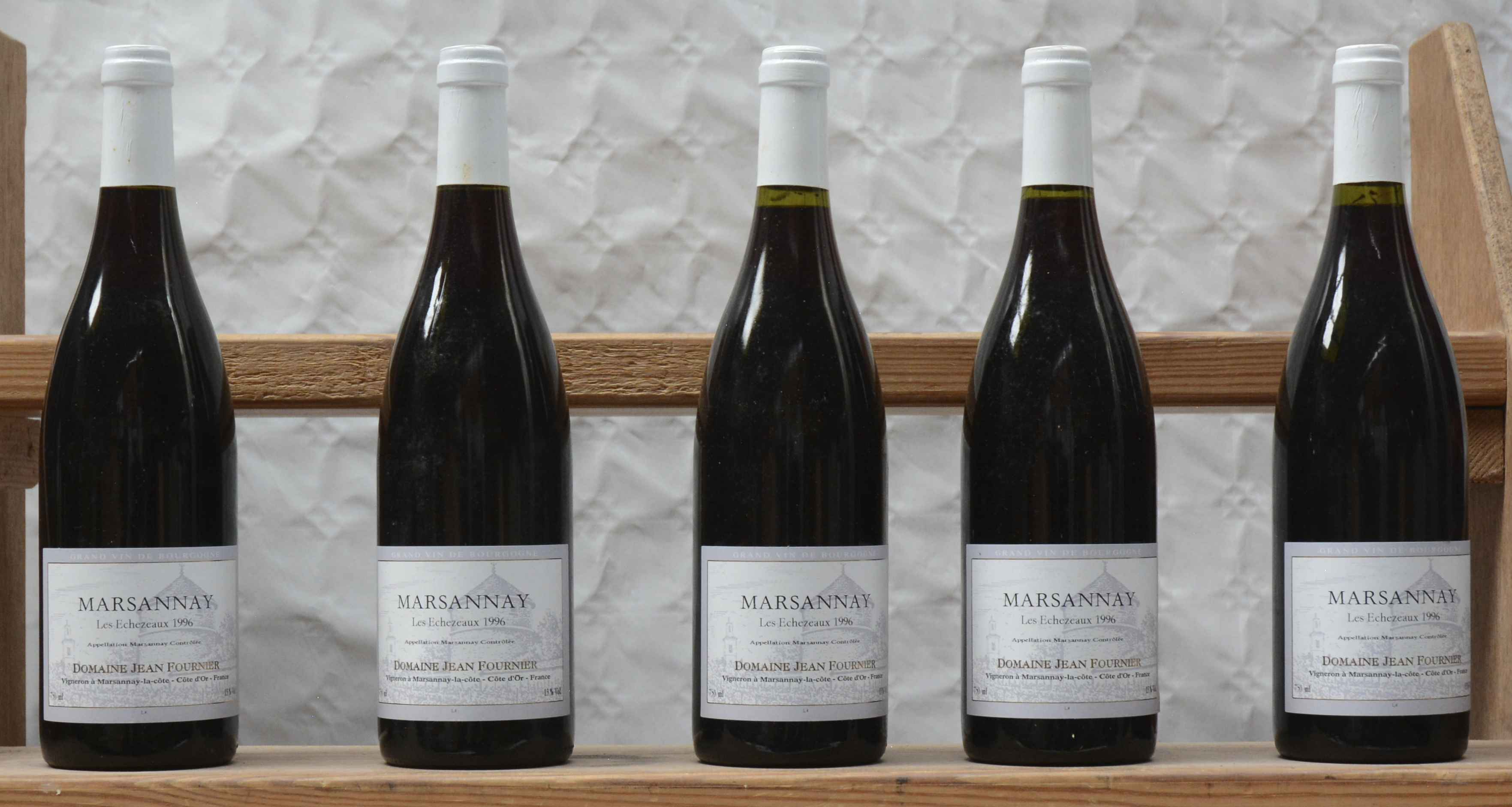 Marsannay Les Echezeaux A.C. Dom. Jean Fournier, Marsannay M.D.. 1996 aantal: 5 bt Intussen “Es Chezots” Marsannay Les Echezeaux A.C. Dom. Jean Fournier, Marsannay M.D.. 1996 aantal: 5 bt Intussen “Es Chezots”.