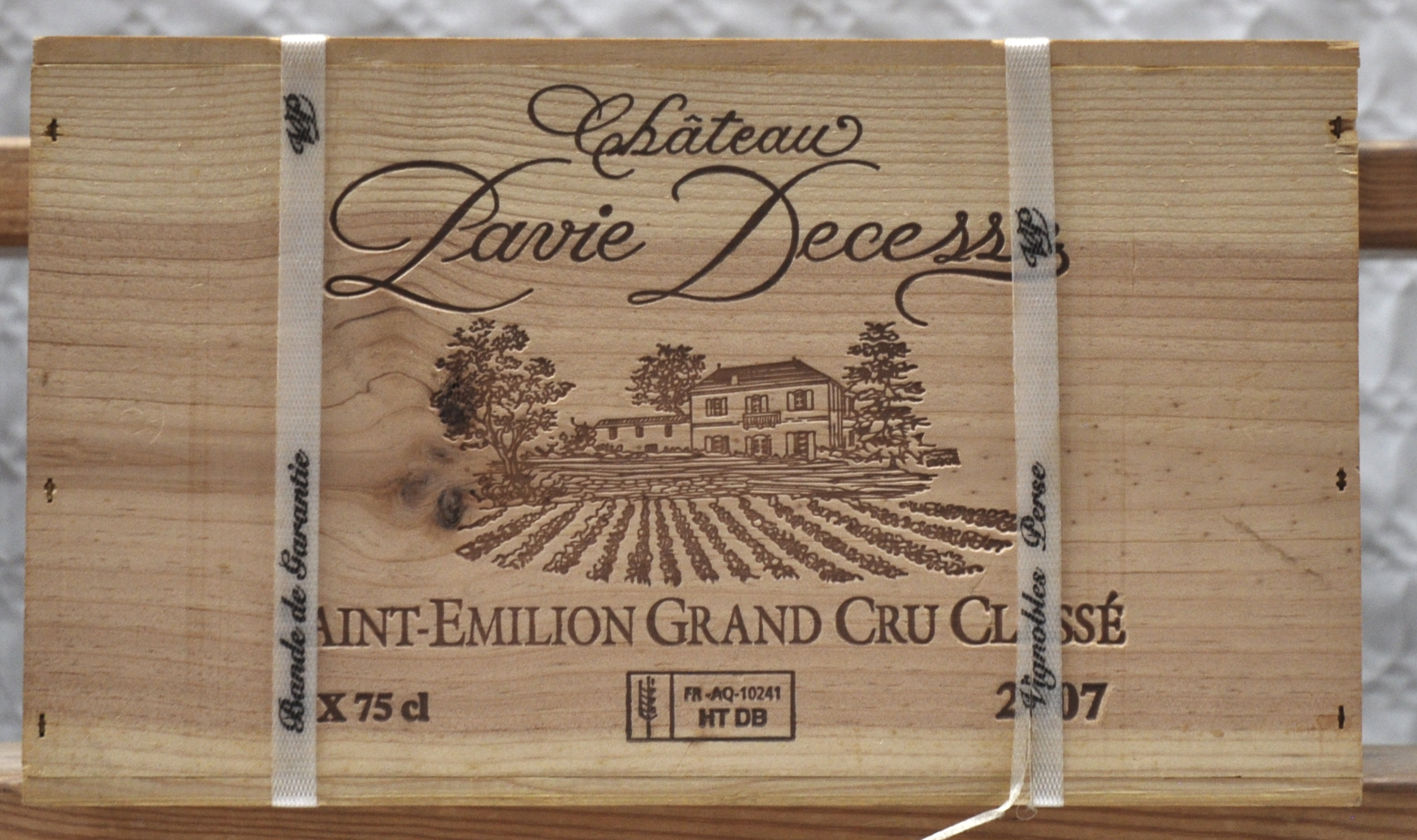 Ch. Pavie-Decesse A.C. St-Emilion grand cru classé M.C. O.K Ch. Pavie-Decesse A.C. St-Emilion grand cru classé M.C. O.K. 2007 aantal: 6 bt