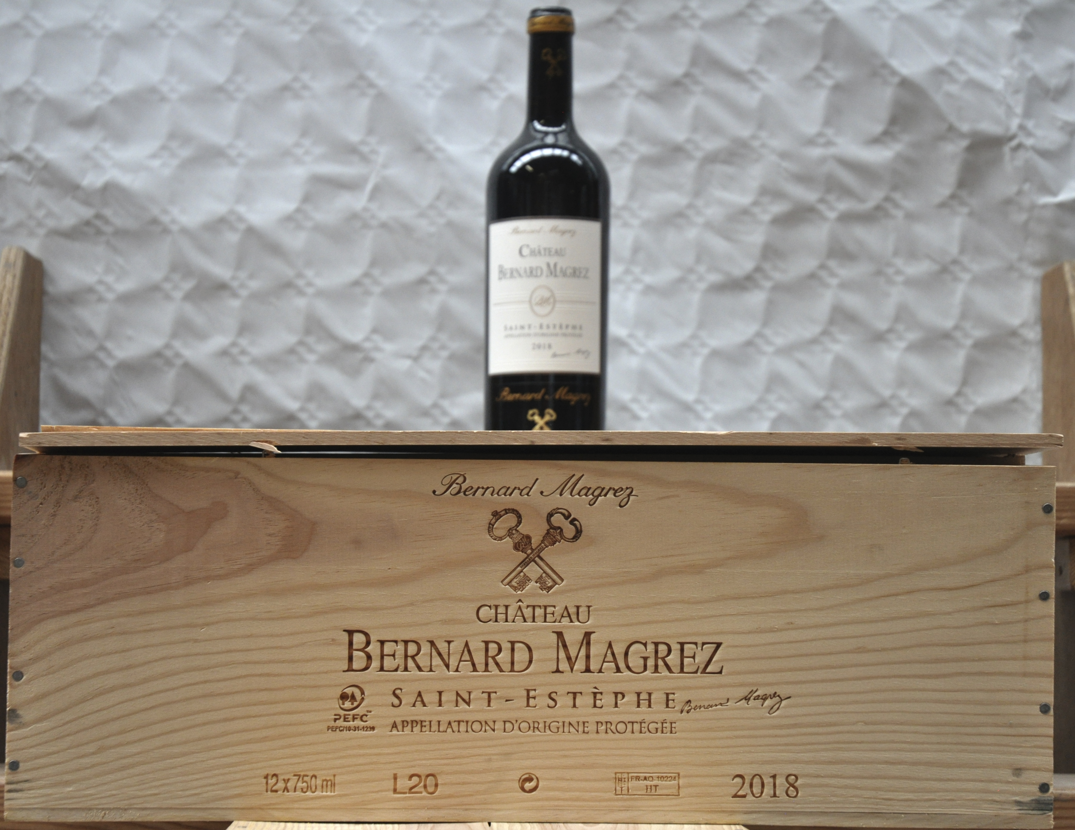 Ch. Bernard Magrez A.O.P. St-Estèphe M.C. O.K Ch. Bernard Magrez A.O.P. St-Estèphe M.C. O.K. 2018 aantal: 12 bt