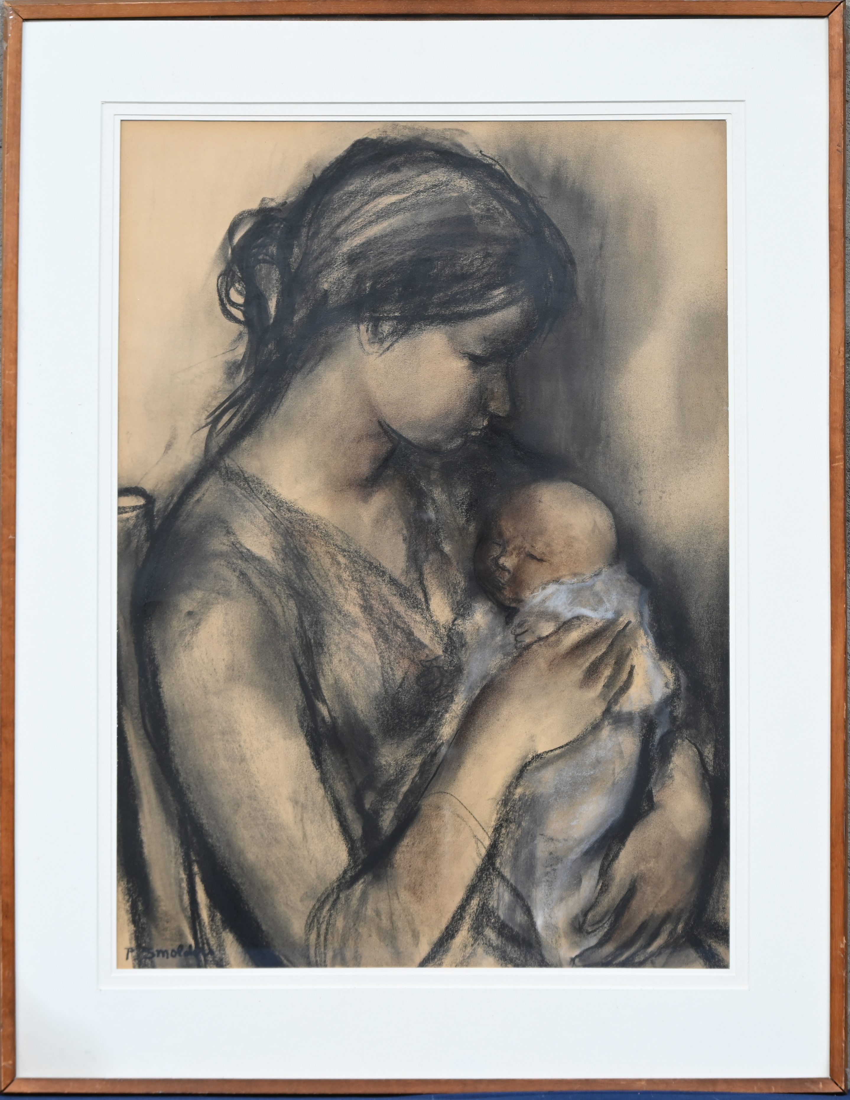 ‘Jonge moeder met baby’, een opgehoogde houtskooltekening. Gesigneerd P. Smolders ‘Jonge moeder met baby’, een opgehoogde houtskooltekening. Gesigneerd P. Smolders.