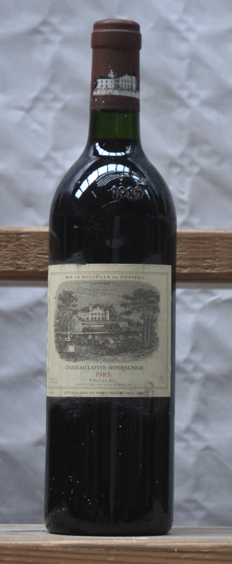 Ch. Lafite-Rothschild A.C. Pauillac 1e grand cru classé M.C Ch. Lafite-Rothschild A.C. Pauillac 1e grand cru classé M.C. 1985 aantal: 1 bt