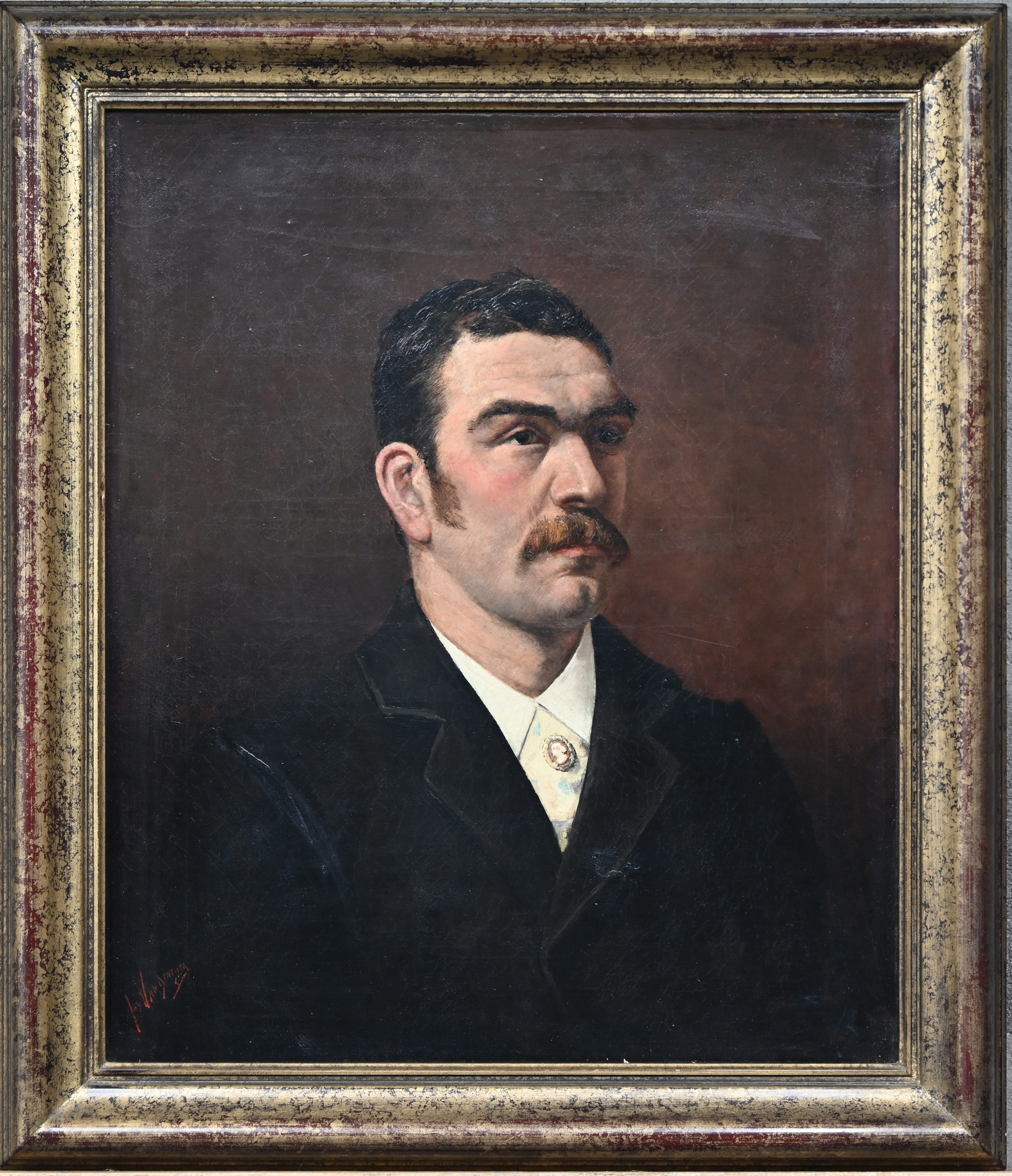“Herenportret”, een olieverfschilderij op doek, Gesigneerd Jos Van Genegen “Herenportret”, een olieverfschilderij op doek, Gesigneerd Jos Van Genegen.