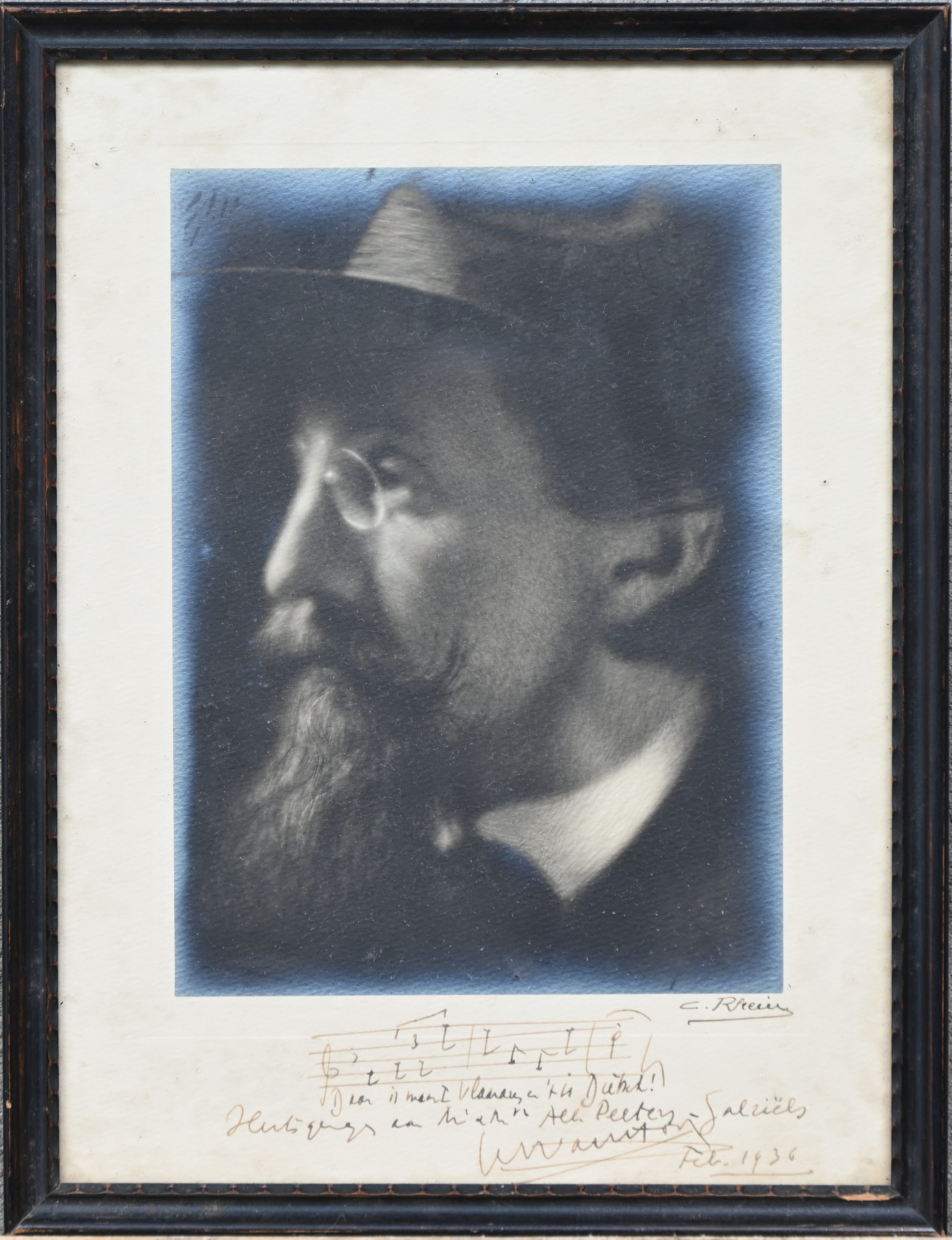 ‘Portretfoto met opschrift’. Gesigneerd ‘C. Rhein’ en gedateerd ‘feb. 1936’ ‘Portretfoto met opschrift’. Gesigneerd ‘C. Rhein’ en gedateerd ‘feb. 1936’.