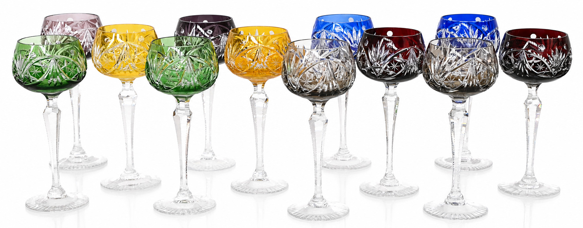 Een set van 12 gekleurde Boheems kristallen glazen Een set van 12 gekleurde Boheems kristallen glazen.