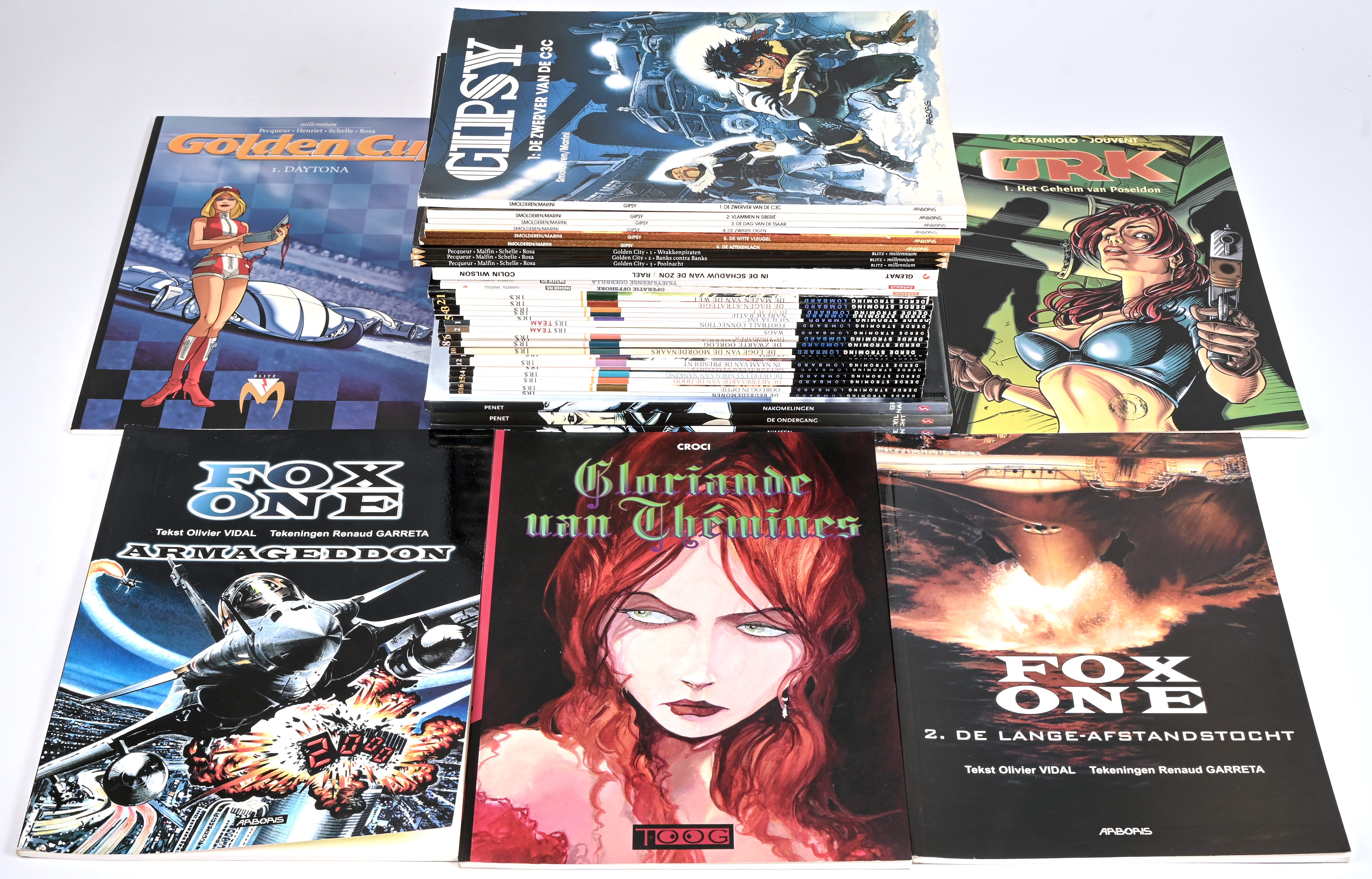 Een partij stripalbums met titels uit de reeksen: ‘Fox One’ (2), I.R.S.’ (19), ‘Insidrs’ (2), ‘In de Schaduw van de Zon’ (1), ‘Golden City’ (3), ‘Gipsy’ (6), ‘Golden Cup’ (1), ‘Ork’ (1), ‘Gloriande van Themines’ (1) en ‘Regis Penet, Gevilde Nachten’ (3, hardcover). Mogelijk met geschreven markeringen op de kaft Een partij stripalbums met titels uit de reeksen: ‘Fox One’ (2), I.R.S.’ (19), ‘Insidrs’ (2), ‘In de Schaduw van de Zon’ (1), ‘Golden City’ (3), ‘Gipsy’ (6), ‘Golden Cup’ (1), ‘Ork’ (1), ‘Gloriande van Themines’ (1) en ‘Regis Penet, Gevilde Nachten’ (3, hardcover). Mogelijk met geschreven markeringen op de kaft.