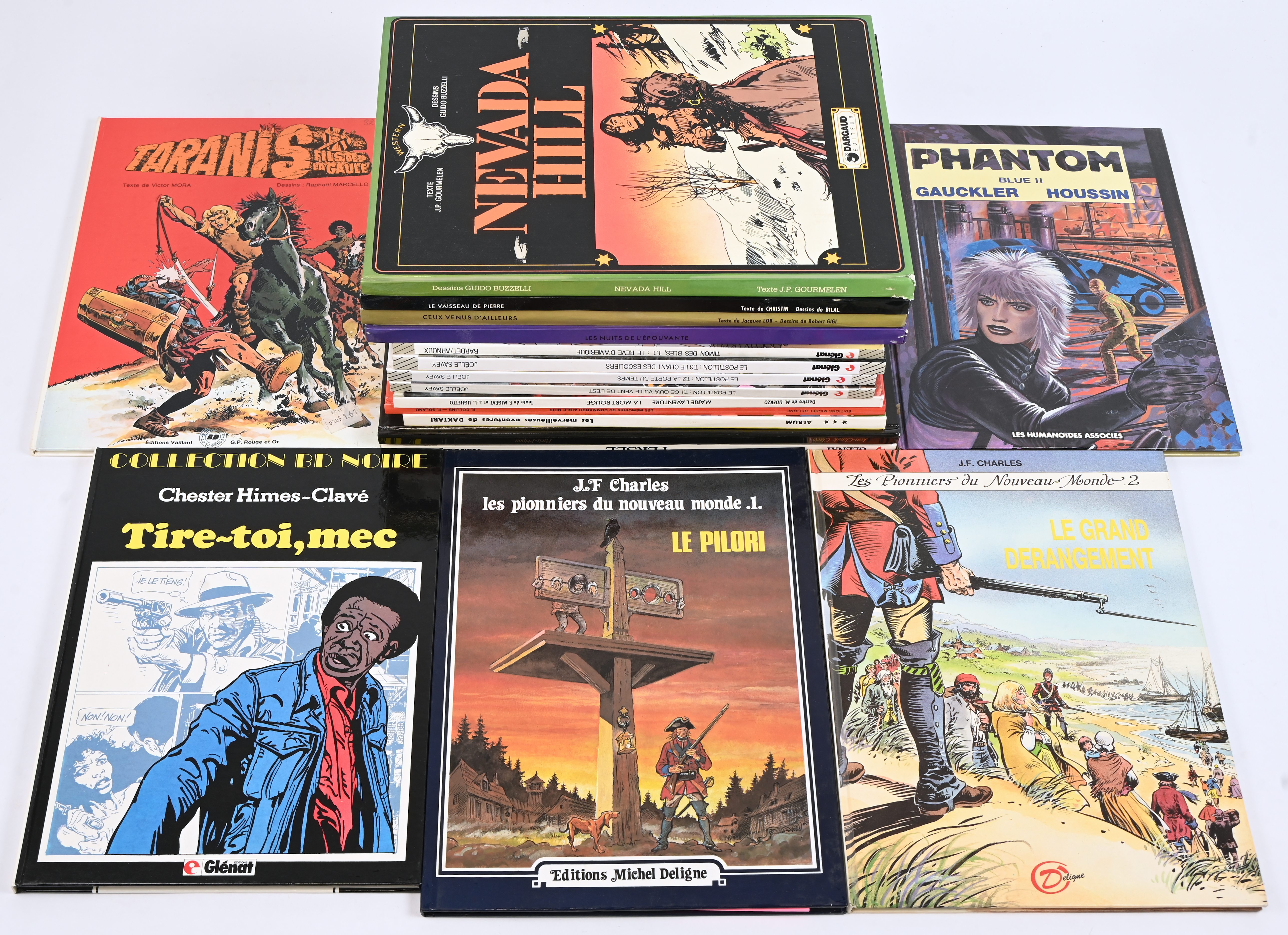 Een partij Franstalige hardcover stripalbums met titels uit de reeksen: ‘Persée’ (1), ‘Le Pecheur de Brooklyn’ (1), ‘Paris-Fripon’ (1), ‘Daktari’ (1), ‘La Mort Rouge’ (1), ‘Le Postillon’ (3), ‘Timon des Bles’ (1), ‘Histoires Fantastiques’ (3), ‘Nevada Hill’ (1), ‘Taranis’ (1), ‘Phantom’ (1), ‘Collectxion BD noire’ (1) en ‘Les Pionniers du Nouveau Monde’ (2). Mogelijk met geschreven markeringen op de kaft Een partij Franstalige hardcover stripalbums met titels uit de reeksen: ‘Persée’ (1), ‘Le Pecheur de Brooklyn’ (1), ‘Paris-Fripon’ (1), ‘Daktari’ (1), ‘La Mort Rouge’ (1), ‘Le Postillon’ (3), ‘Timon des Bles’ (1), ‘Histoires Fantastiques’ (3), ‘Nevada Hill’ (1), ‘Taranis’ (1), ‘Phantom’ (1), ‘Collectxion BD noire’ (1) en ‘Les Pionniers du Nouveau Monde’ (2). Mogelijk met geschreven markeringen op de kaft.