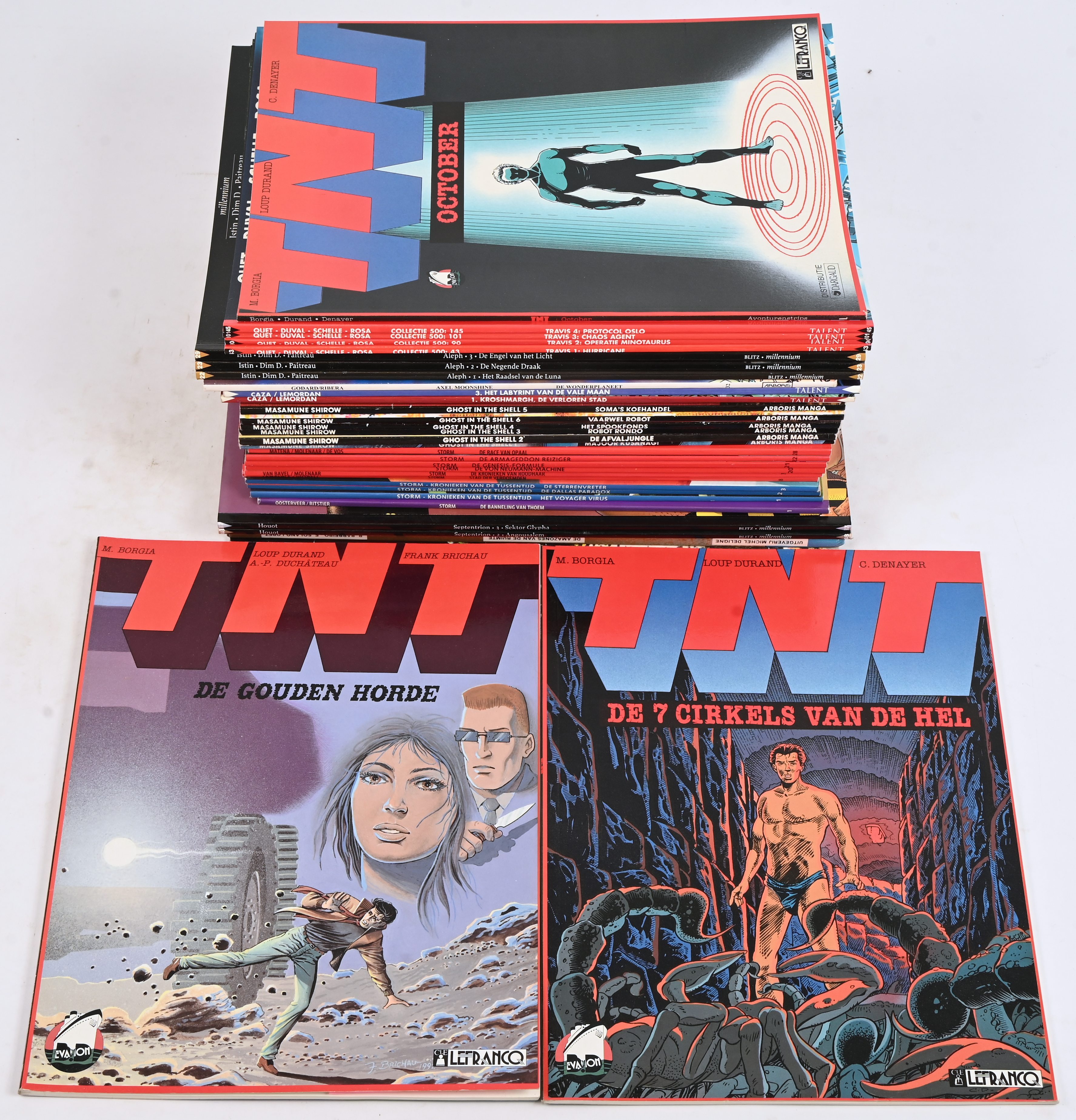 Een partij stripalbums met titels uit de reeksen: ‘Slot Barr’ (2 waarvan 1 hardcover), ‘Septentrion’ (2), ‘Storm’ (10), ‘Arboris Manga’ (5), ‘Adolphus Claar’ (1), ‘Amiante’ (2), ‘Axel Moonshine’ (1), ‘Aleph’ (3), ‘Travis’ (4) en ‘TNT’ (3). Mogelijk met geschreven markeringen op de kaft Een partij stripalbums met titels uit de reeksen: ‘Slot Barr’ (2 waarvan 1 hardcover), ‘Septentrion’ (2), ‘Storm’ (10), ‘Arboris Manga’ (5), ‘Adolphus Claar’ (1), ‘Amiante’ (2), ‘Axel Moonshine’ (1), ‘Aleph’ (3), ‘Travis’ (4) en ‘TNT’ (3). Mogelijk met geschreven markeringen op de kaft.