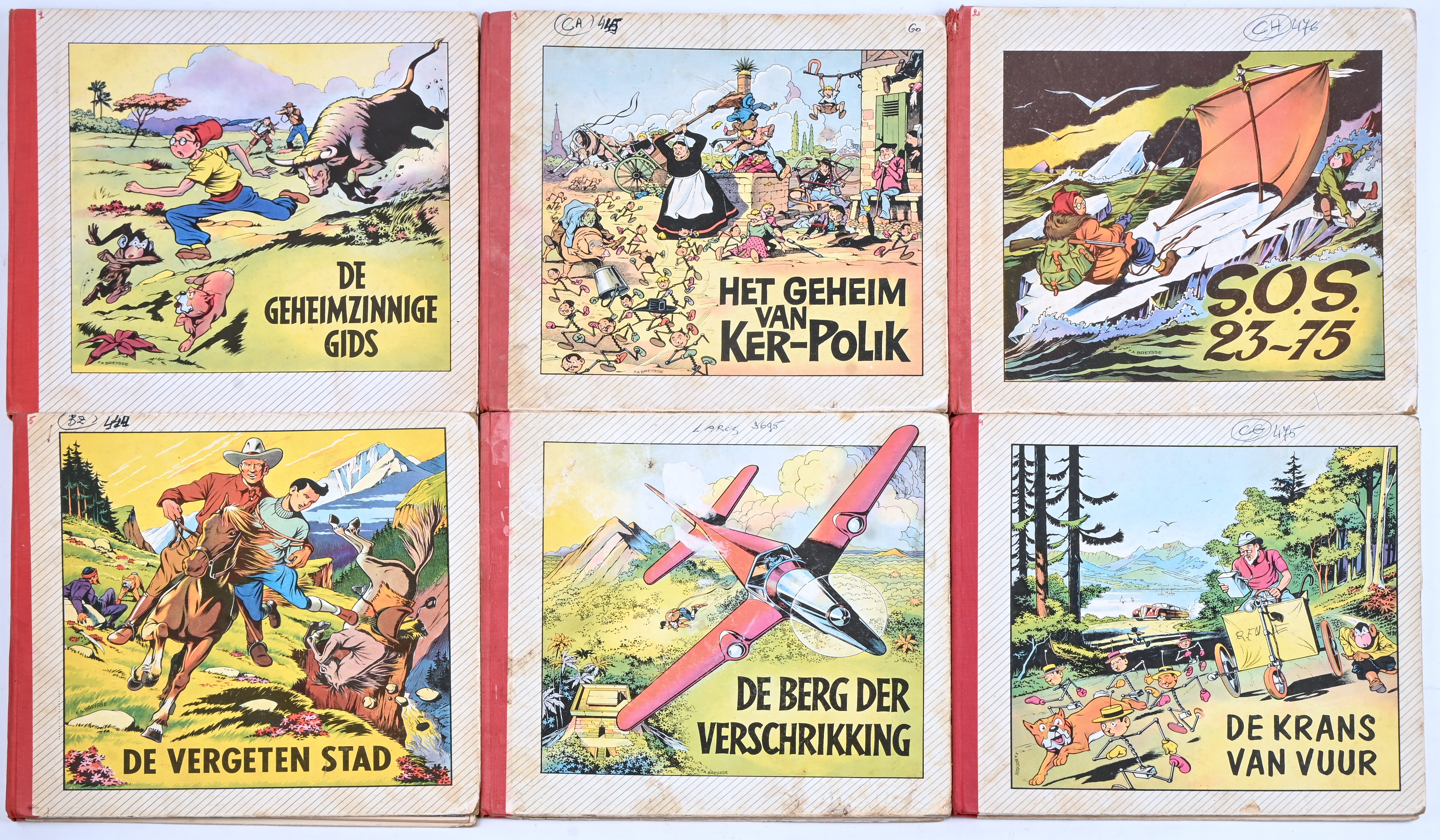 Oscar & Isidoor. Ed. De Spaarnestad. De Geheimzinnige Gids (1959, los blok, losse 1e pagina), S.O.S. 23-75 (1960), De Vergeten Stad (1961), De Berg der Verschrikking (1962, enkele vlekken op voorplaat), Het Geheim van Ker-Polik (1963), De Krans van Vuur (1964). HC. Catalogusnummer in balpen op voorplaat. Goede staat Oscar & Isidoor. Ed. De Spaarnestad. De Geheimzinnige Gids (1959, los blok, losse 1e pagina), S.O.S. 23-75 (1960), De Vergeten Stad (1961), De Berg der Verschrikking (1962, enkele vlekken op voorplaat), Het Geheim van Ker-Polik (1963), De Krans van Vuur (1964). HC. Catalogusnummer in balpen op voorplaat. Goede staat.