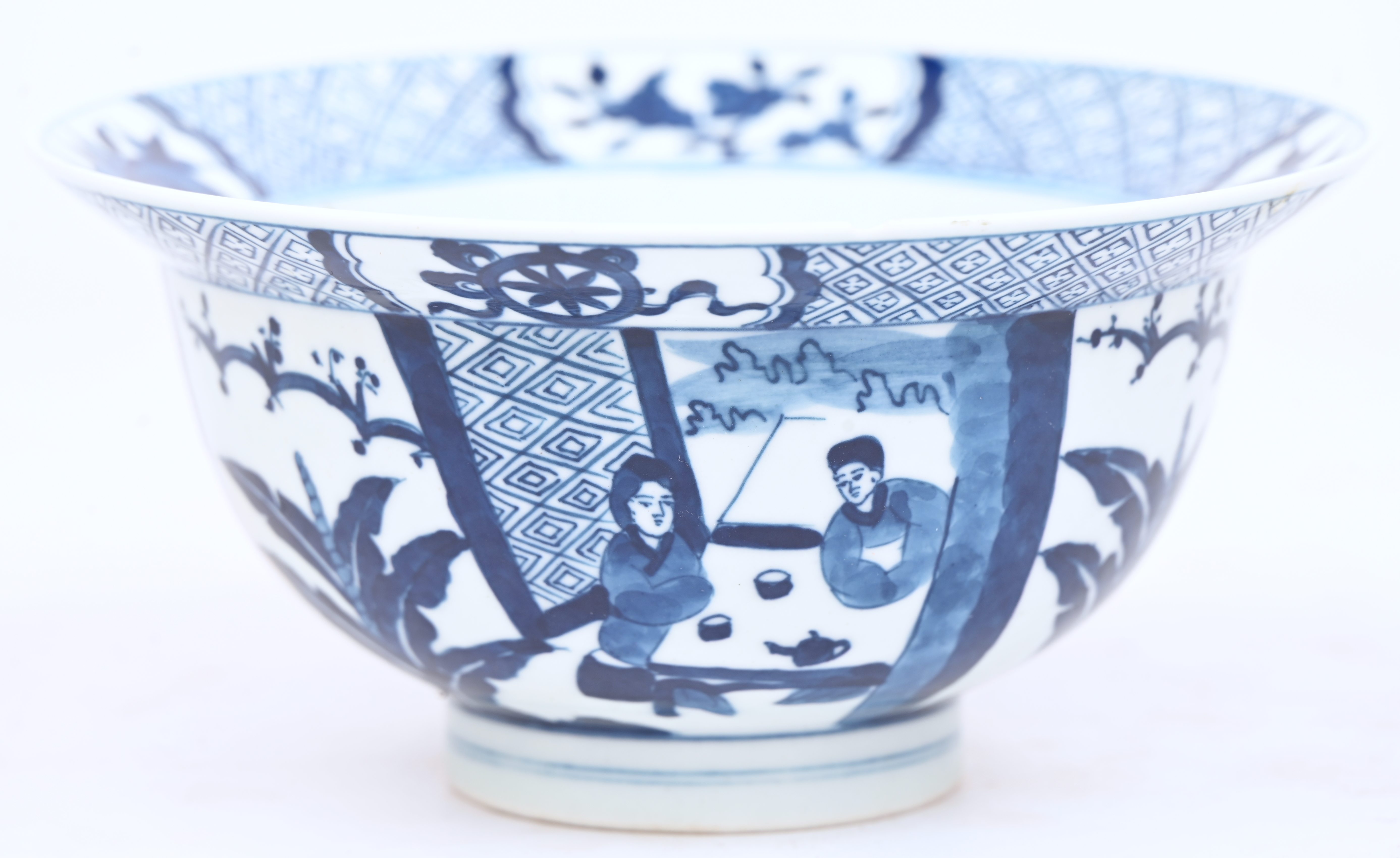 Een Chinees kommetje van blauw wit porselein Een Chinees kommetje van blauw wit porselein.