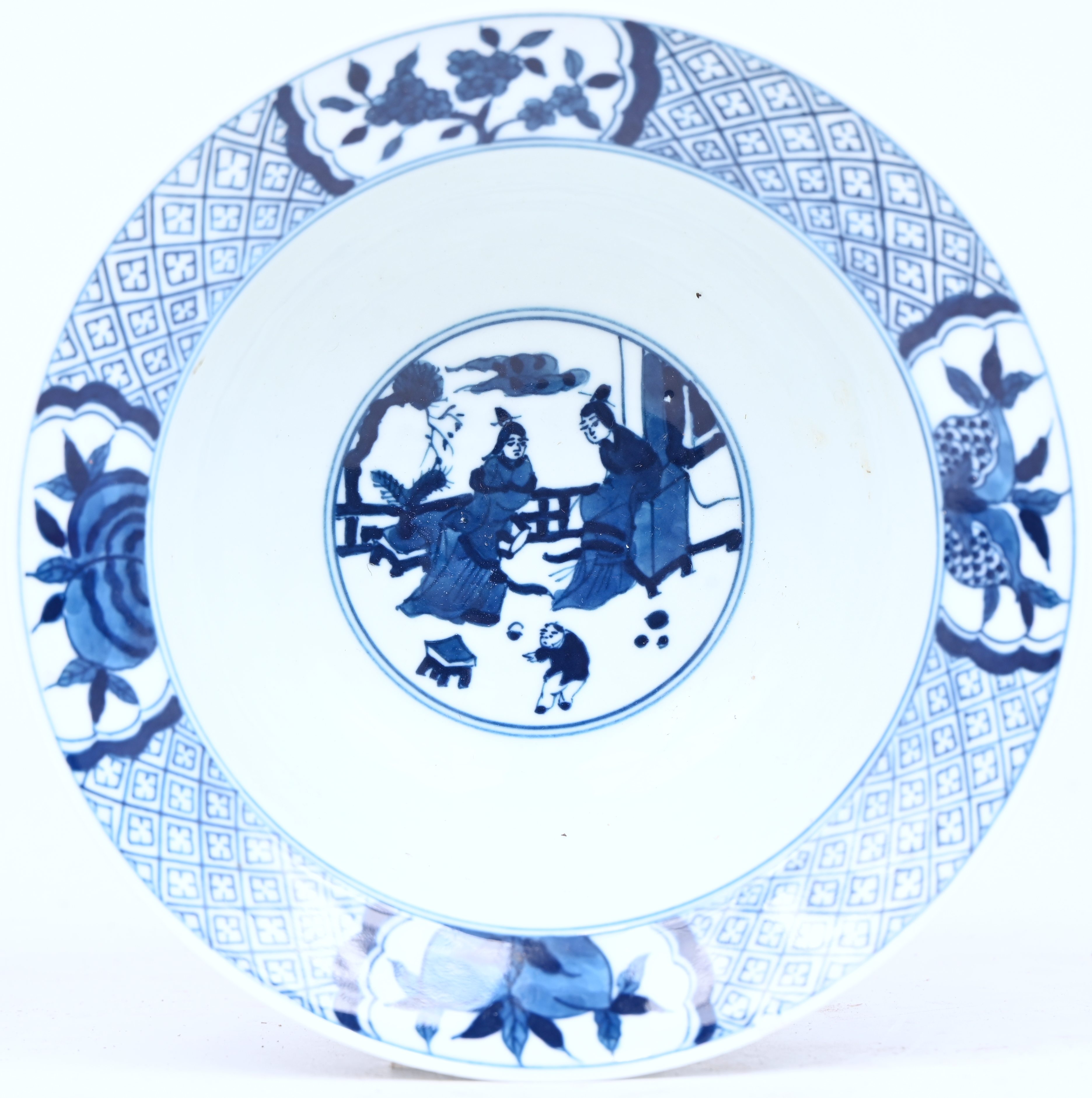 Een Chinees kommetje van blauw wit porselein Een Chinees kommetje van blauw wit porselein.