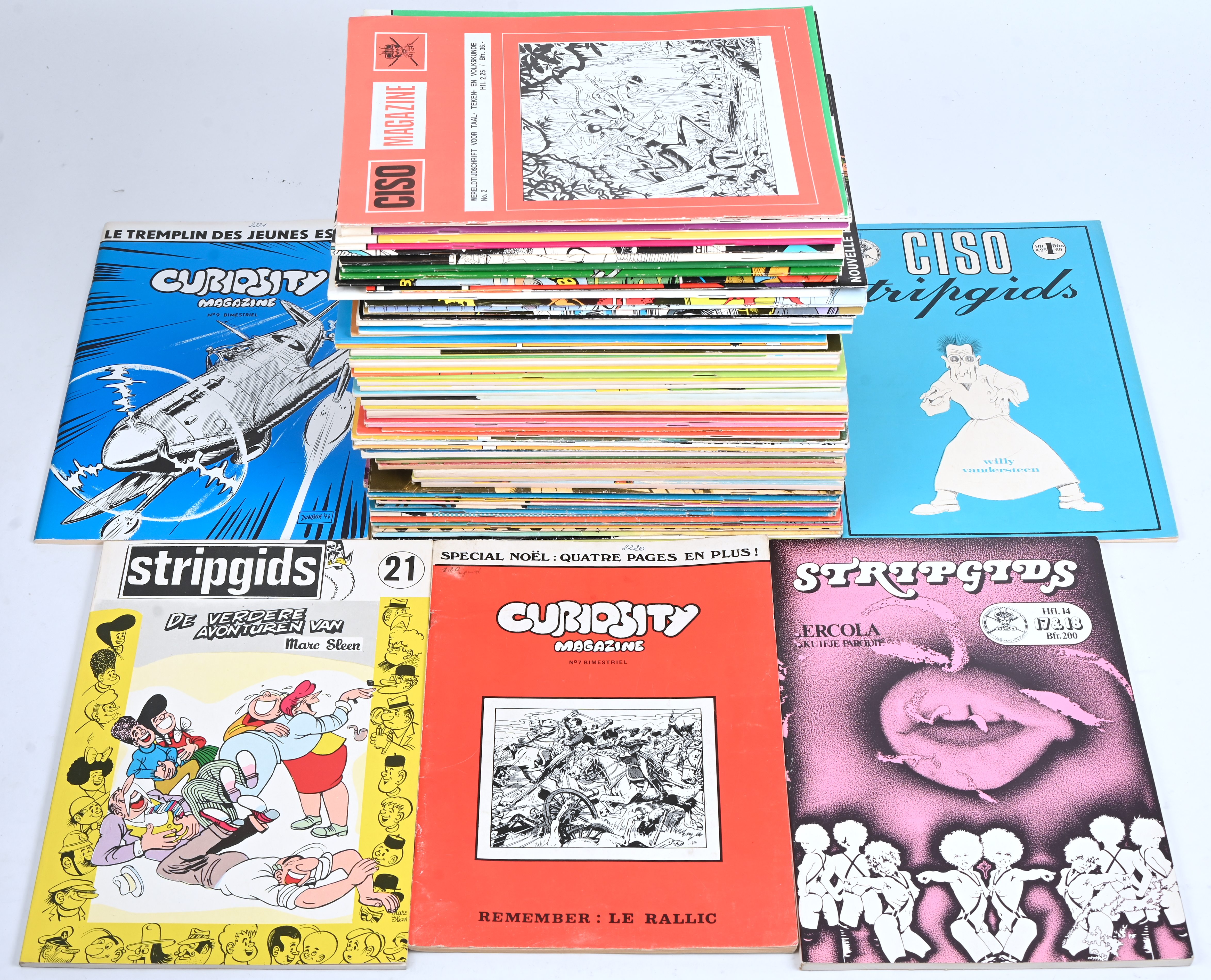 Een partij van 69 striptijdschriften uit de jaren zeventig. 5 Stripmix, 1 Stripofiel, 16 Stripschrift, 3 Jessef, 25 Ciso, 19 Curiosity (Frans). Goede staat Een partij van 69 striptijdschriften uit de jaren zeventig. 5 Stripmix, 1 Stripofiel, 16 Stripschrift, 3 Jessef, 25 Ciso, 19 Curiosity (Frans). Goede staat.