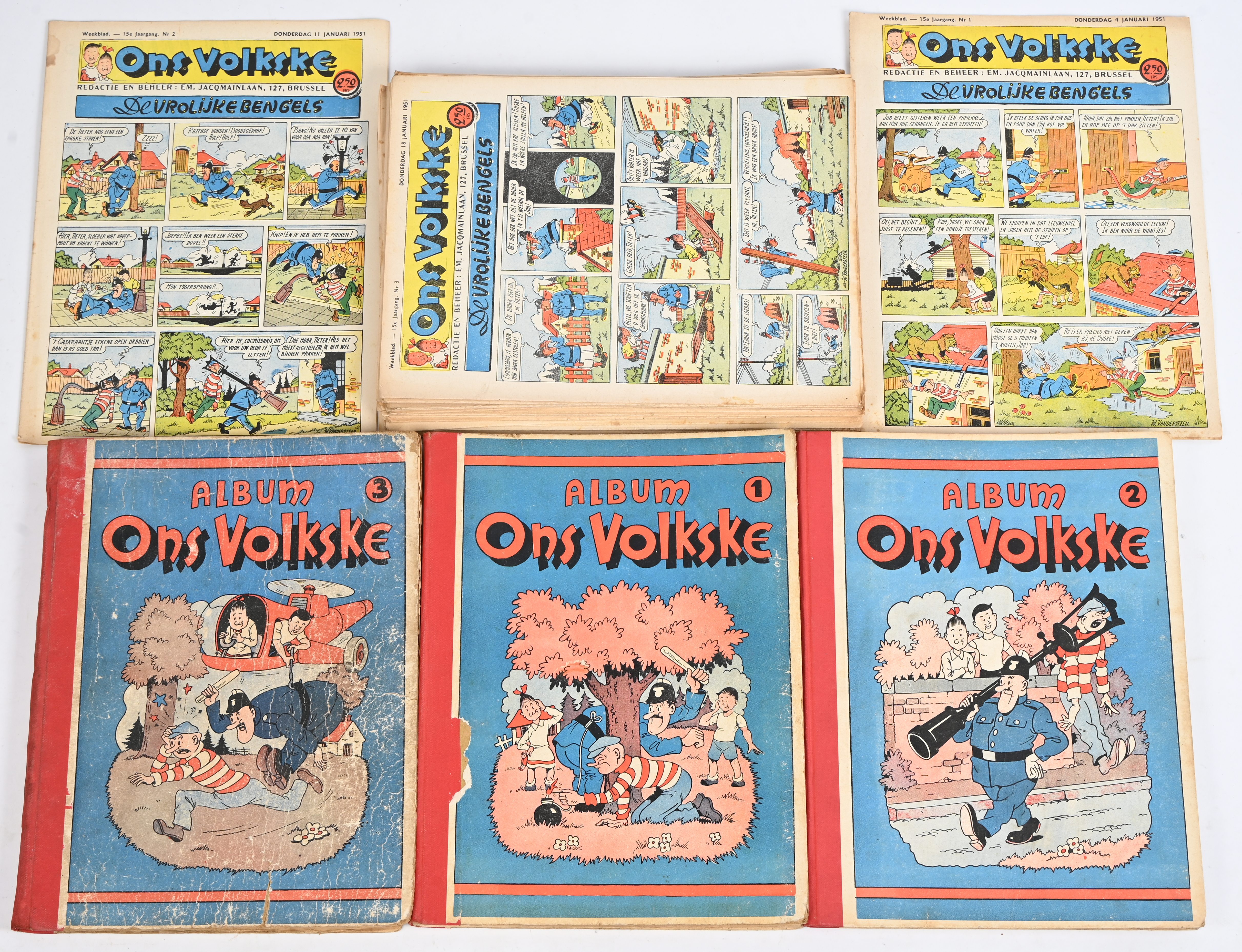 Ons Volkske. Ed. Standaard 1951. Weekblad. Losse nummers 1 t.e.m. 3, 6, 8 t.e.m. 10, 12 t.e.m. 17, 20 t.e.m. 22, 24 t.e.m. 33, 35-36, 39. Gebonden nummers (albums 1 t.e.m. 3, 1 t.e.m. 39), HC. Doorgaans redelijke tot goede staat Ons Volkske. Ed. Standaard 1951. Weekblad. Losse nummers 1 t.e.m. 3, 6, 8 t.e.m. 10, 12 t.e.m. 17, 20 t.e.m. 22, 24 t.e.m. 33, 35-36, 39. Gebonden nummers (albums 1 t.e.m. 3, 1 t.e.m. 39), HC. Doorgaans redelijke tot goede staat.