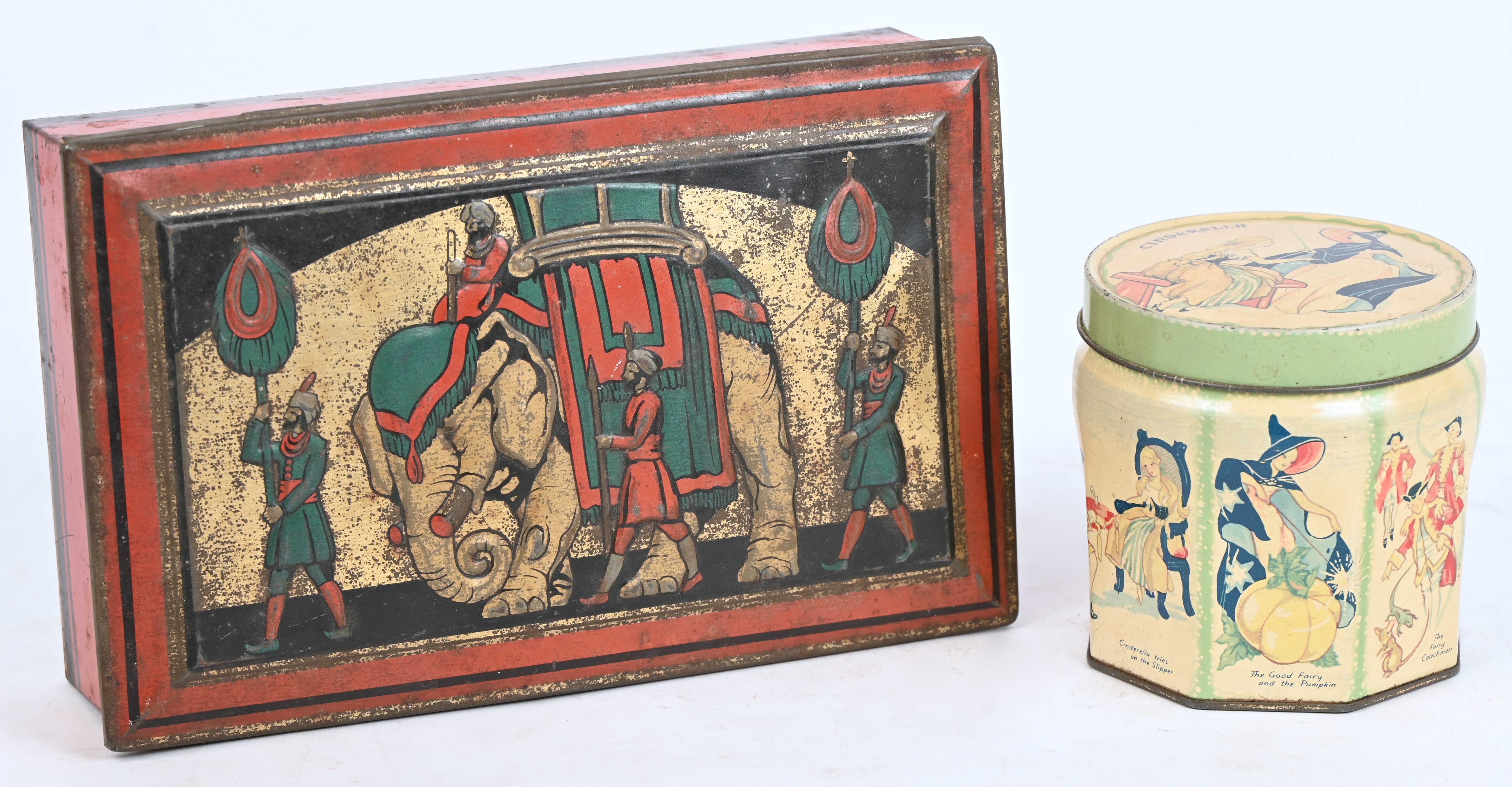 Twee vintage blikken doosjes, beide Cote D’or, Cinderella en een olifant Twee vintage blikken doosjes, beide Cote D’or, Cinderella en een olifant.