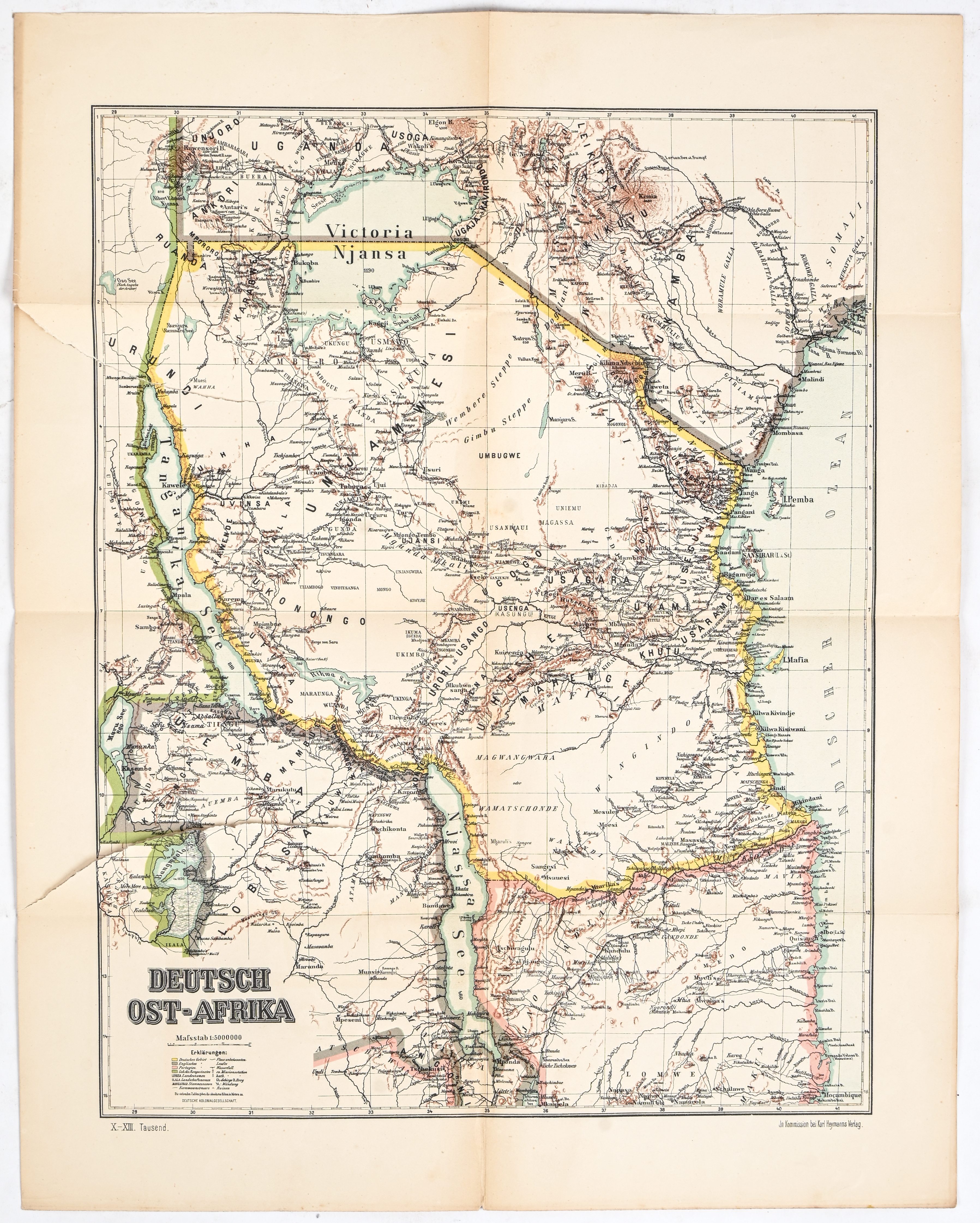Vijf oude landkaarten: De Schelde van Vlissingen tot Antwerpen, Deutsch Ost-Afrika (gescheurd), Karte des Deutschen Reiches (1889), Liége (1906) en Neue Kriegskarte von Ost-Asien (de meeste met scheurtjes in de plooien) Vijf oude landkaarten: De Schelde van Vlissingen tot Antwerpen, Deutsch Ost-Afrika (gescheurd), Karte des Deutschen Reiches (1889), Liége (1906) en Neue Kriegskarte von Ost-Asien (de meeste met scheurtjes in de plooien).