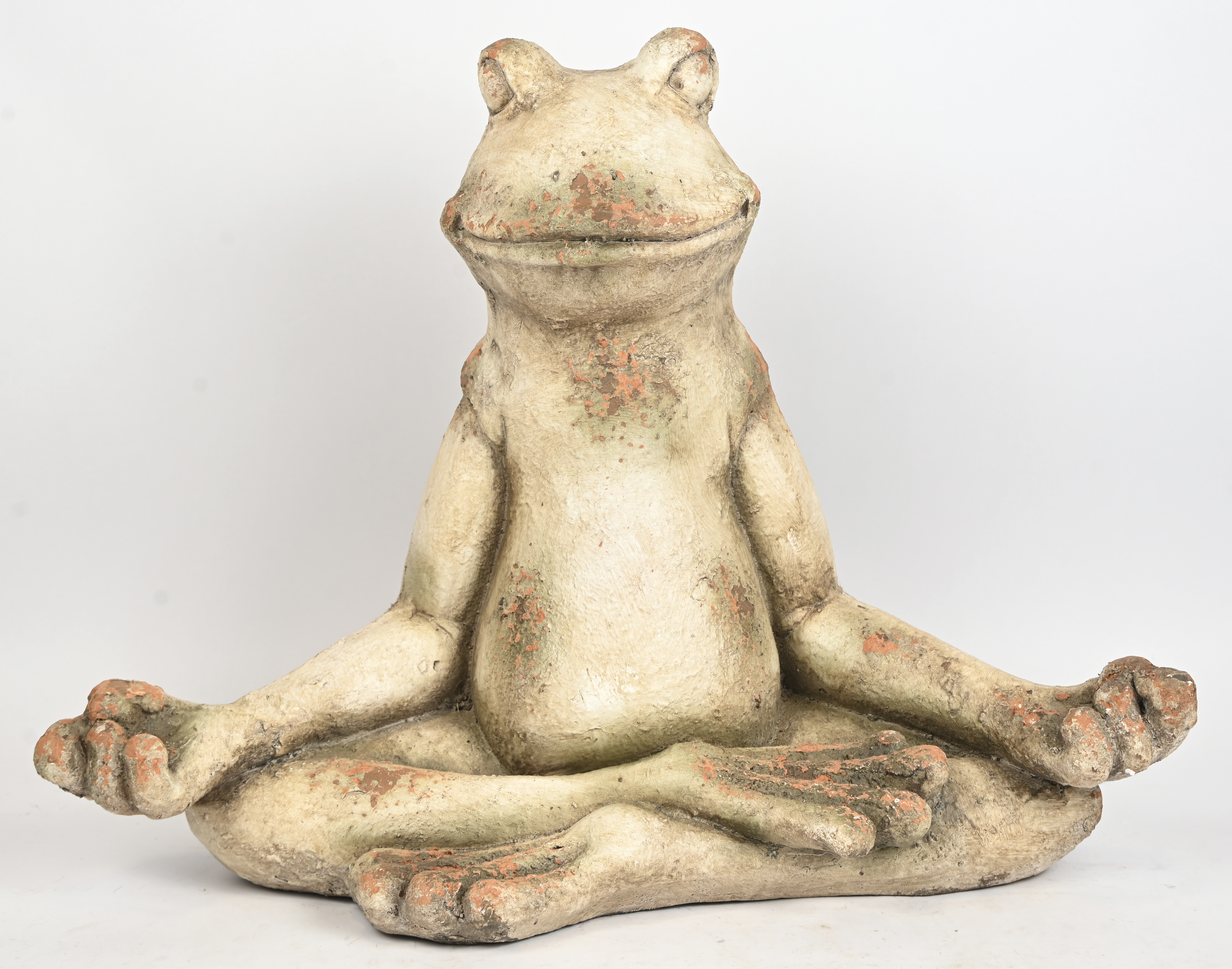 Een grote vrolike kikker van aardewerk Een grote vrolike kikker van aardewerk.