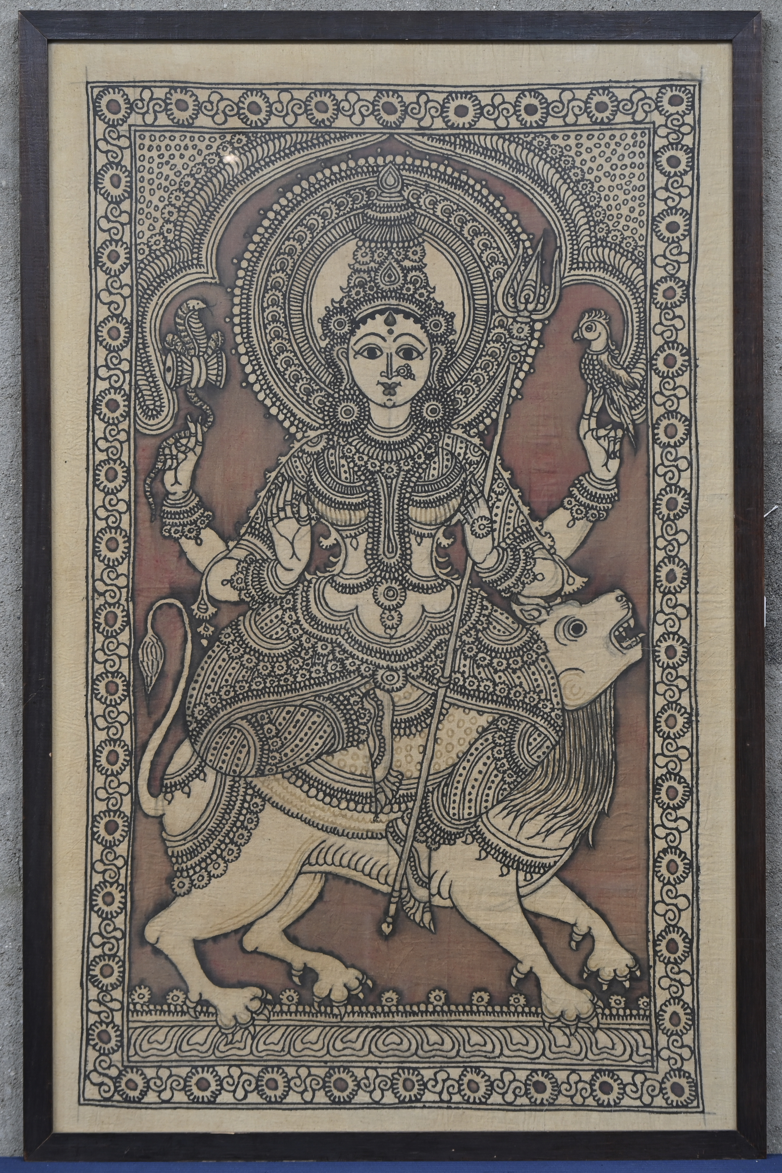 ‘Durga’. Een Indisch kalamkari schilderij op katoen ‘Durga’. Een Indisch kalamkari schilderij op katoen.